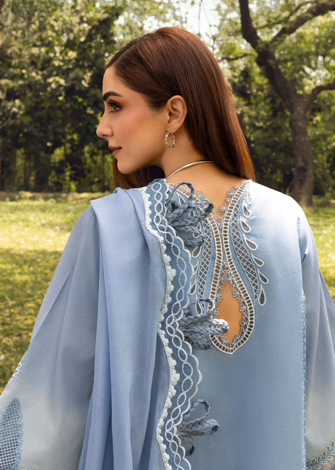 Crimson | Tasawar 25 | ALL THINGS OMBRE - D1 A - Rang-e-Khaas