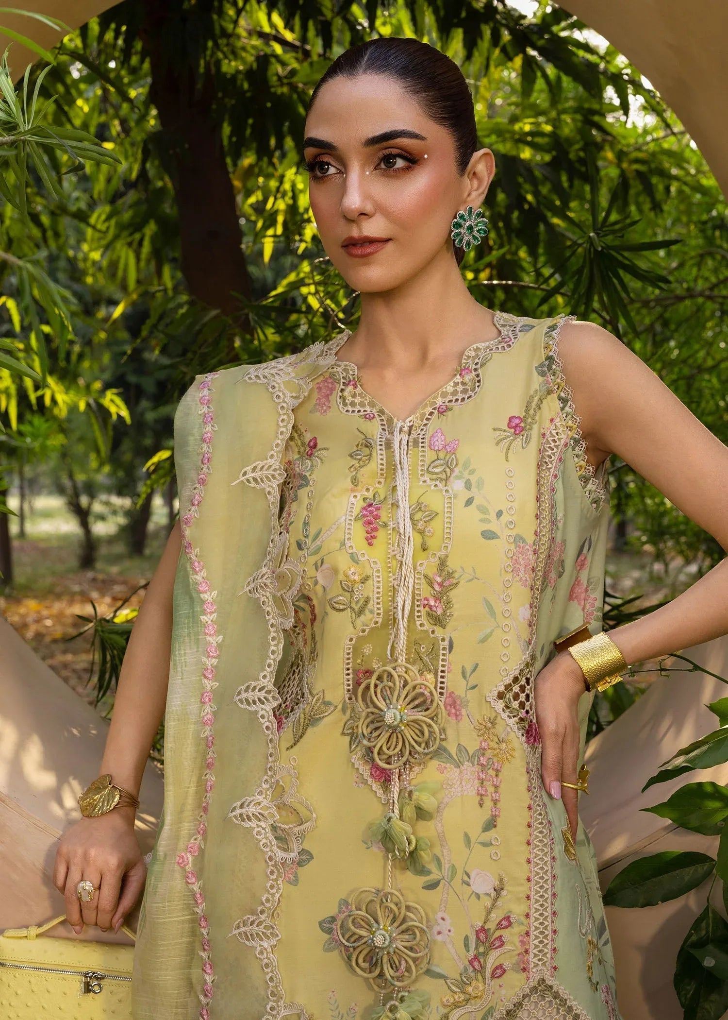 Crimson | Tasawar 25 | BONJOUR AND BLOOM - D4A - Rang-e-Khaas