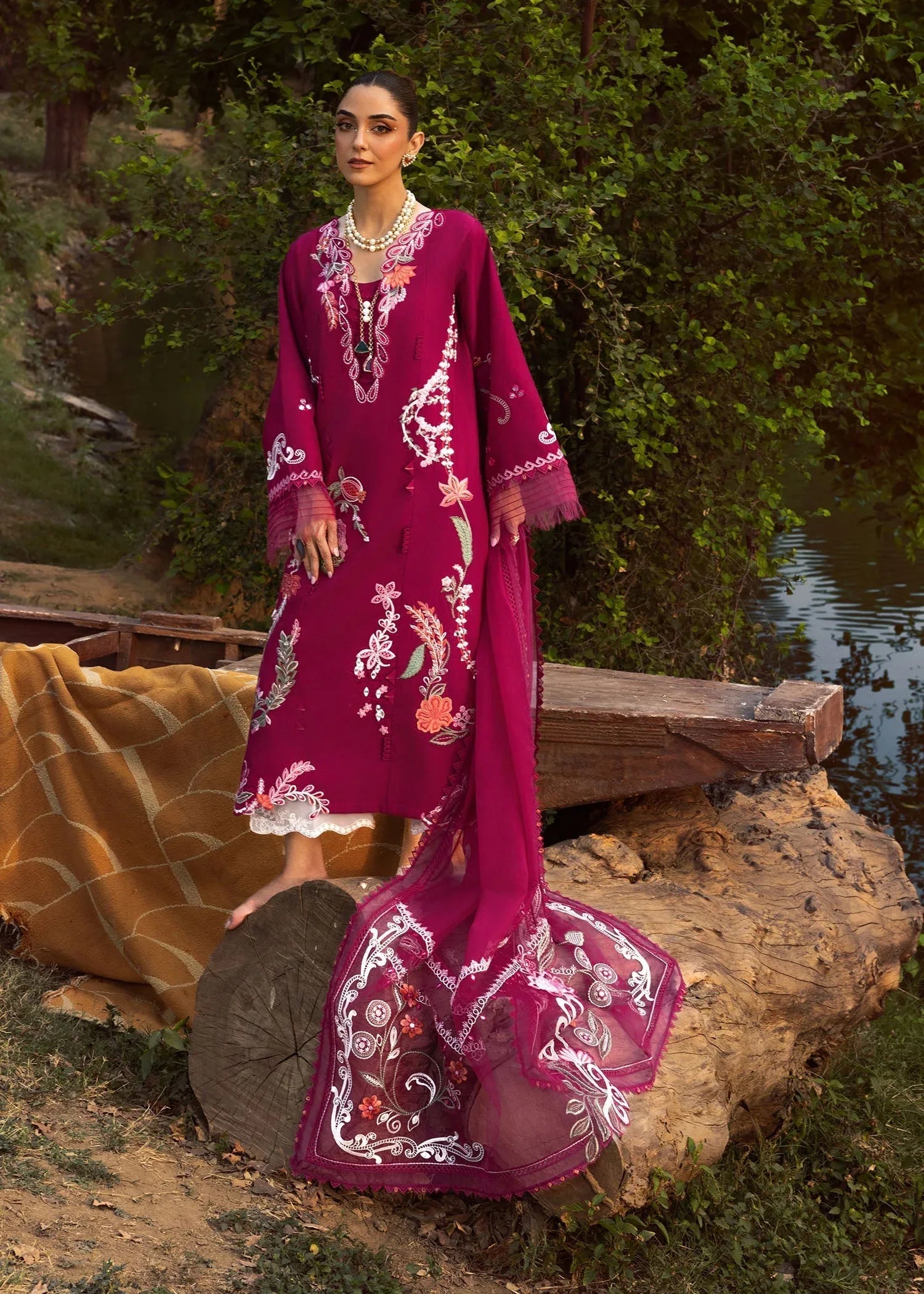 Crimson | Tasawar 25 | MIRROR GARDEN - D3A - Rang-e-Khaas