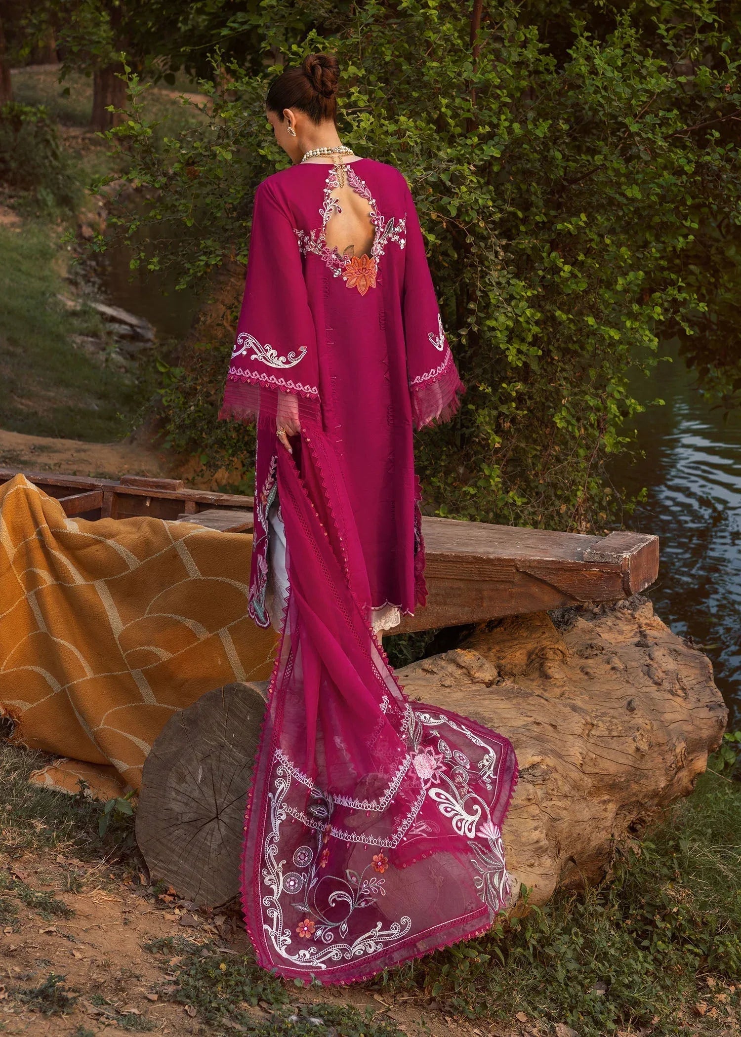 Crimson | Tasawar 25 | MIRROR GARDEN - D3A - Rang-e-Khaas