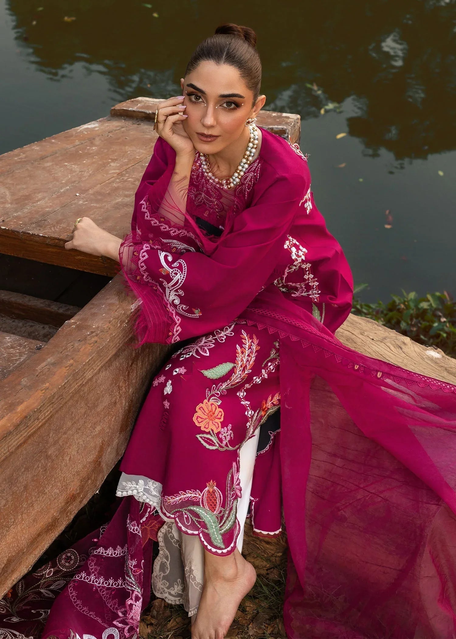 Crimson | Tasawar 25 | MIRROR GARDEN - D3A - Rang-e-Khaas