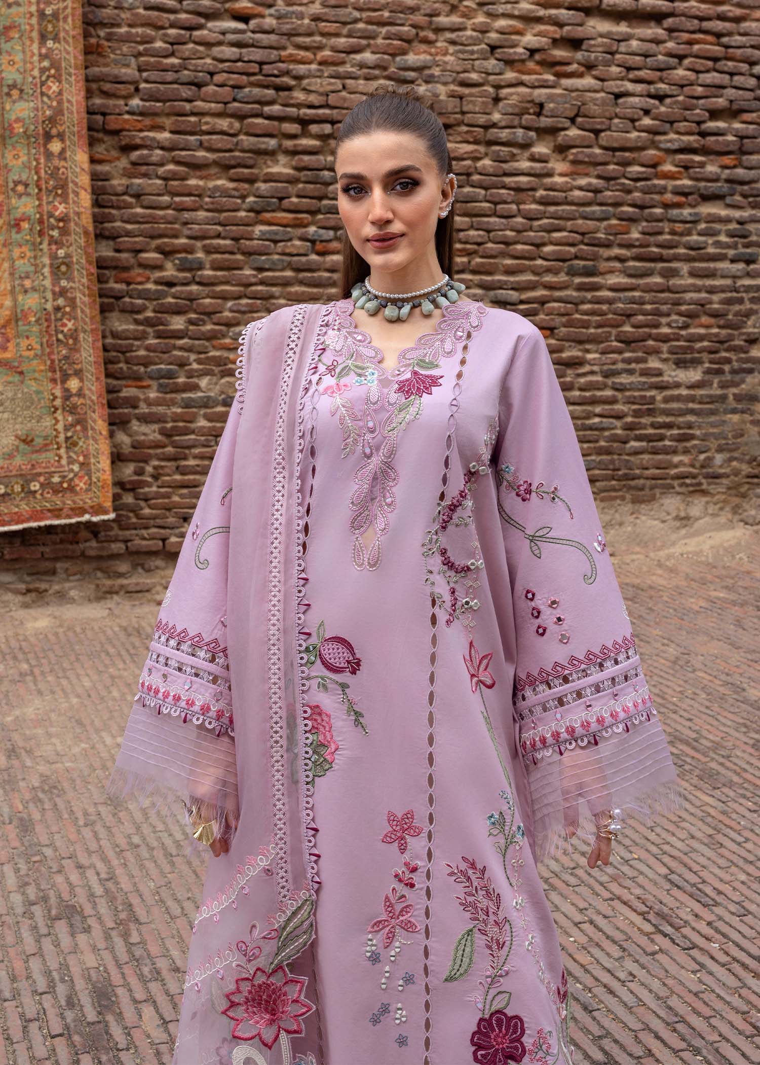 Crimson | Tasawar 25 | MIRROR GARDEN - D3B - Rang-e-Khaas
