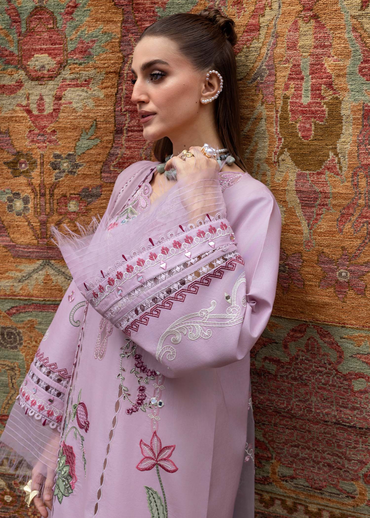 Crimson | Tasawar 25 | MIRROR GARDEN - D3B - Rang-e-Khaas