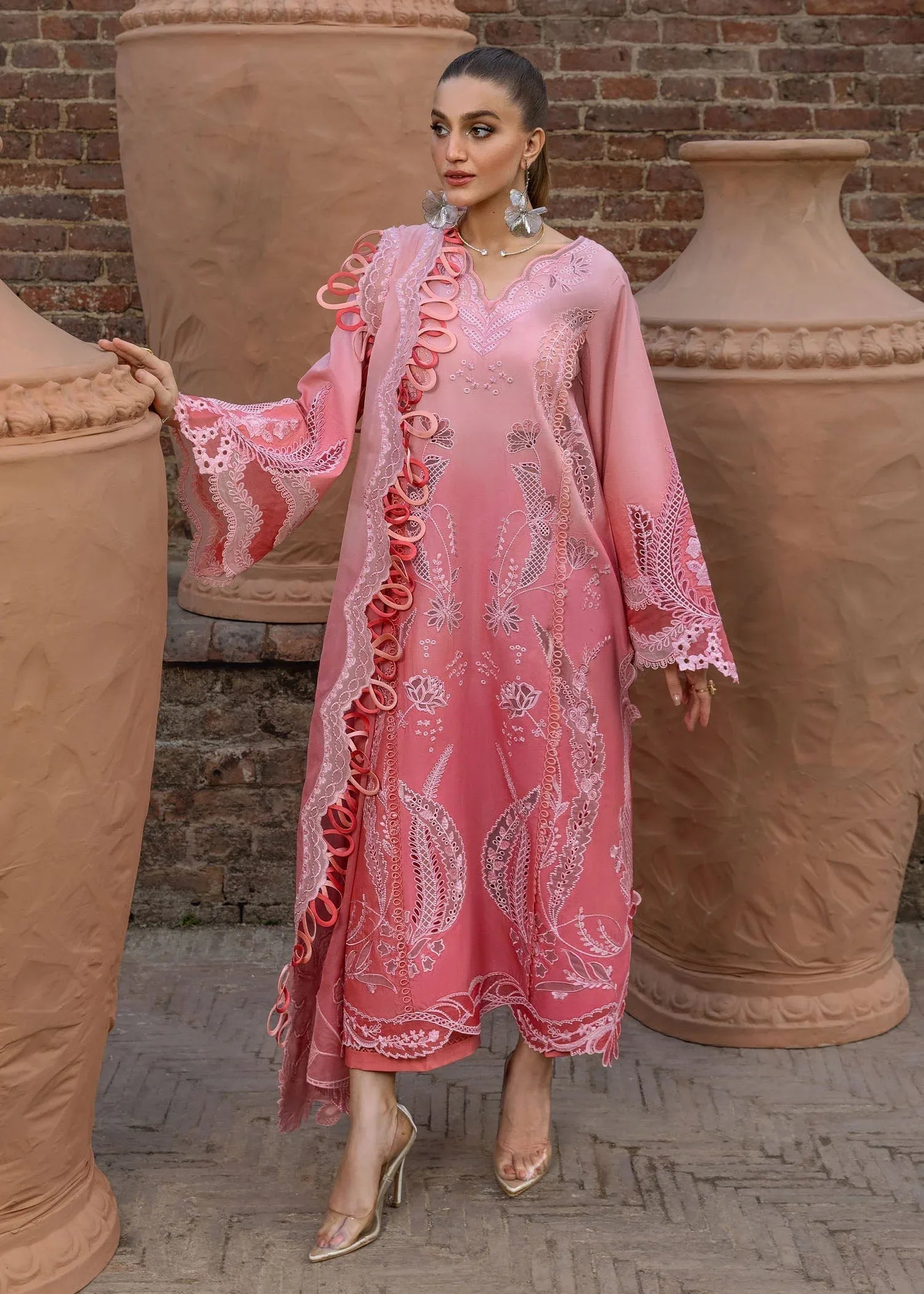 Crimson | Tasawar 25 | ALL THINGS OMBRE - D1B - Rang-e-Khaas