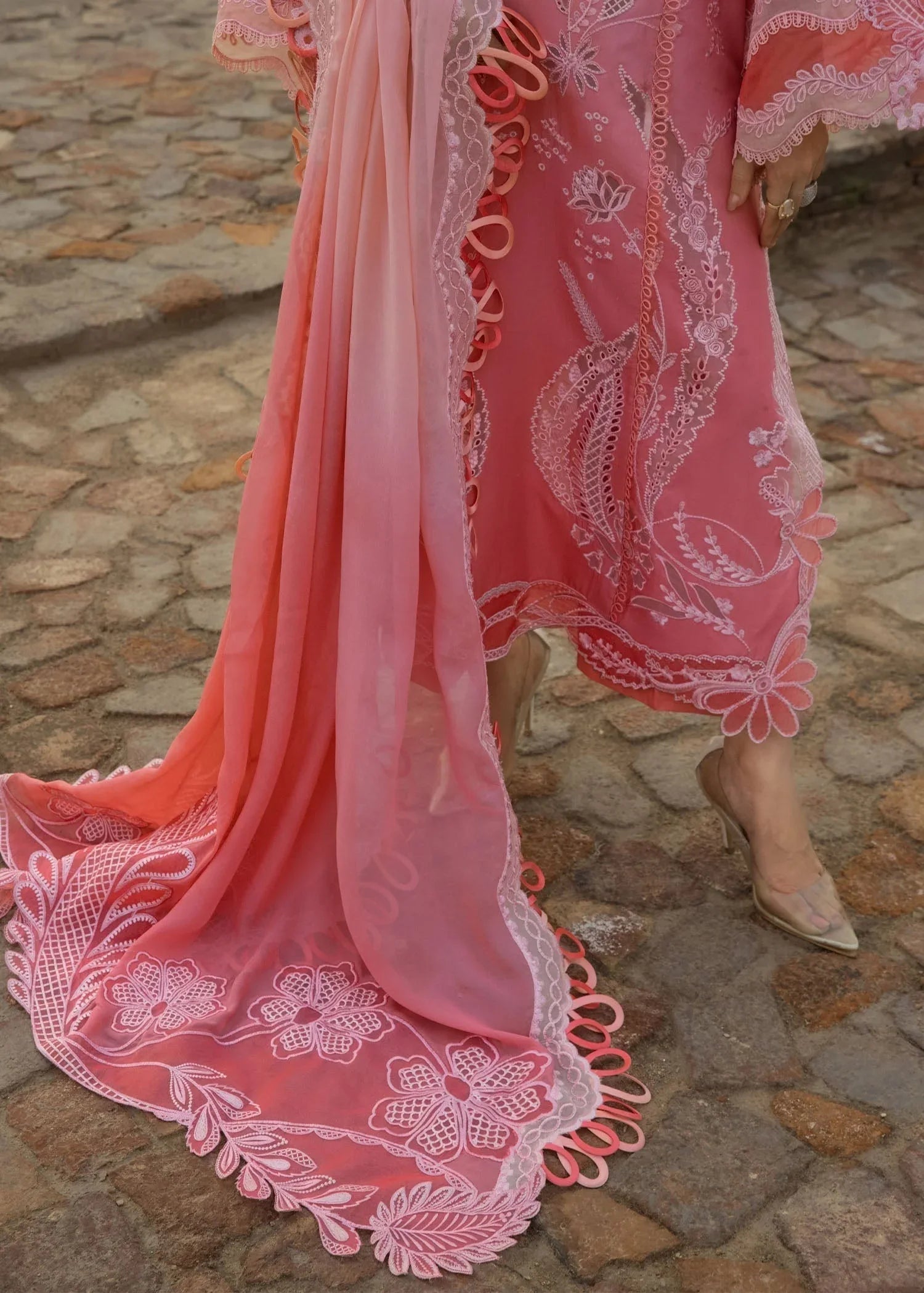Crimson | Tasawar 25 | ALL THINGS OMBRE - D1B - Rang-e-Khaas