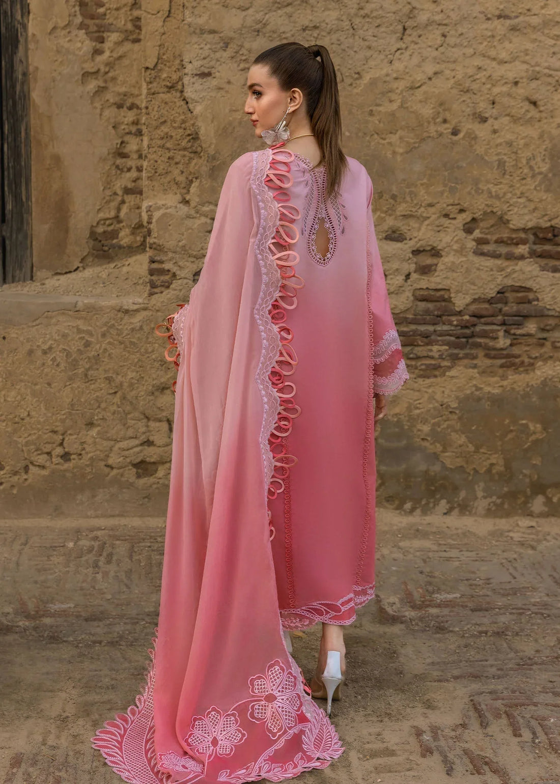 Crimson | Tasawar 25 | ALL THINGS OMBRE - D1B - Rang-e-Khaas