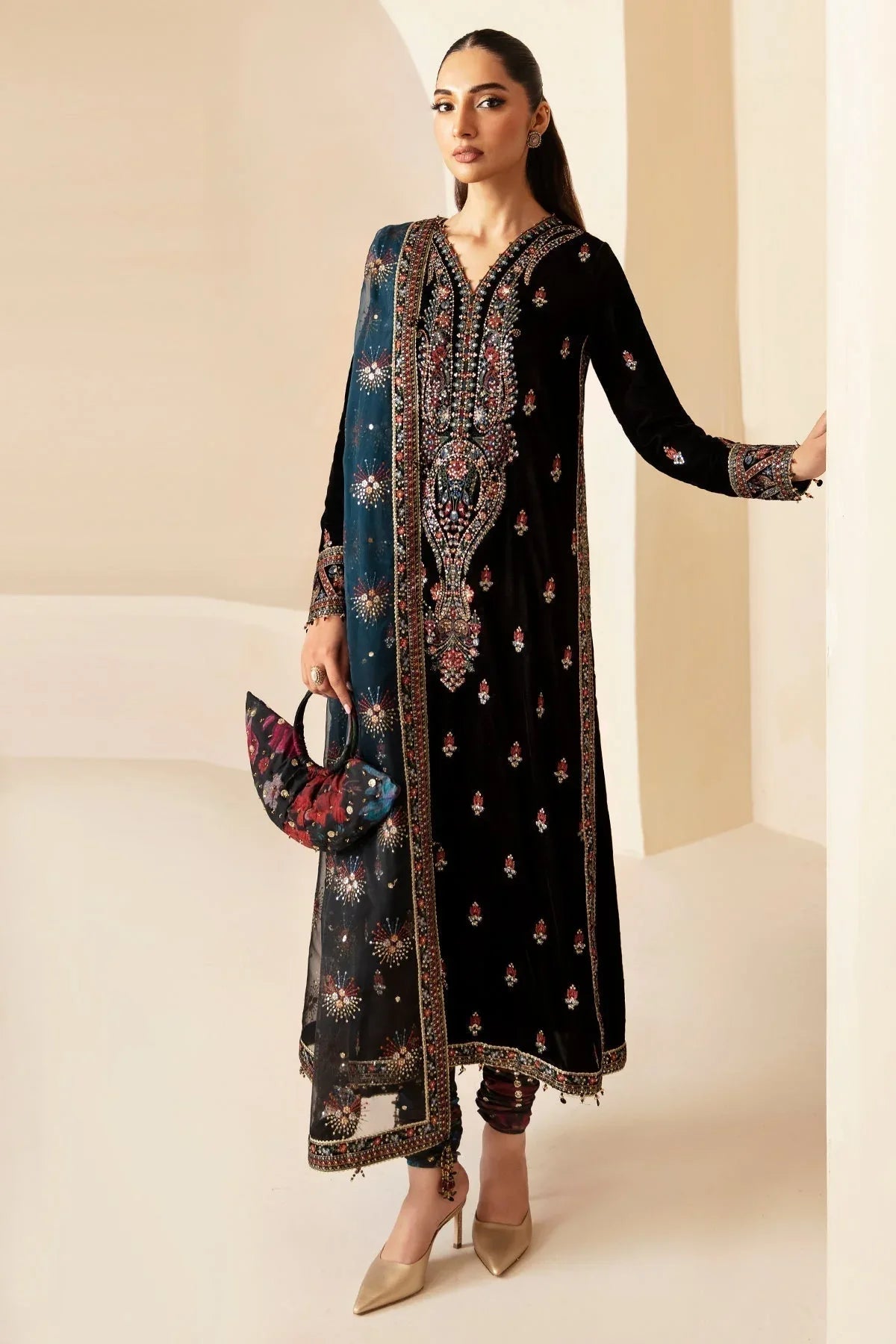 Jazmin | Velvet Edit 24 | Velvet Formal VF-2028 - Rang-e-Khaas