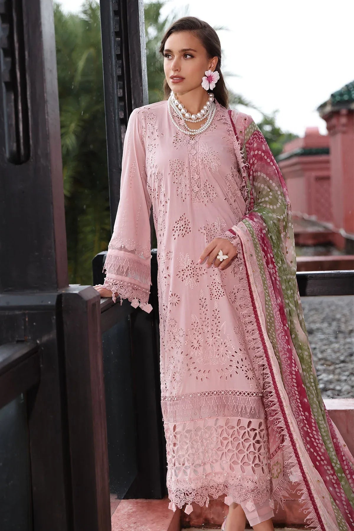Nureh | Bazaar Lawn 25 | NE-106 - Rang-e-Khaas