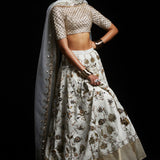 Zara Shahjahan | Chandni Raat Formals 2024 | Kanwal