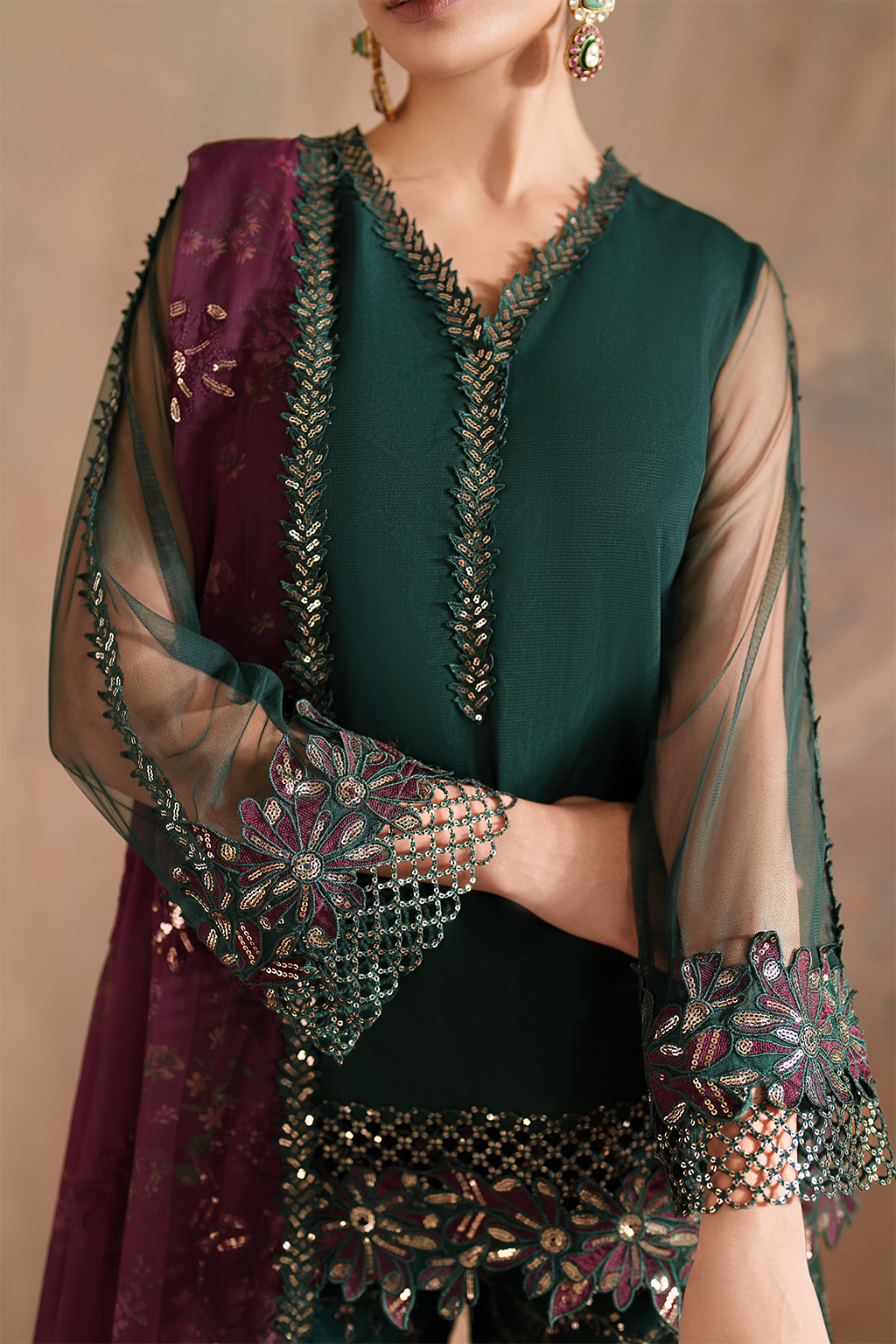 Iznik CC-82 Embroidered Net