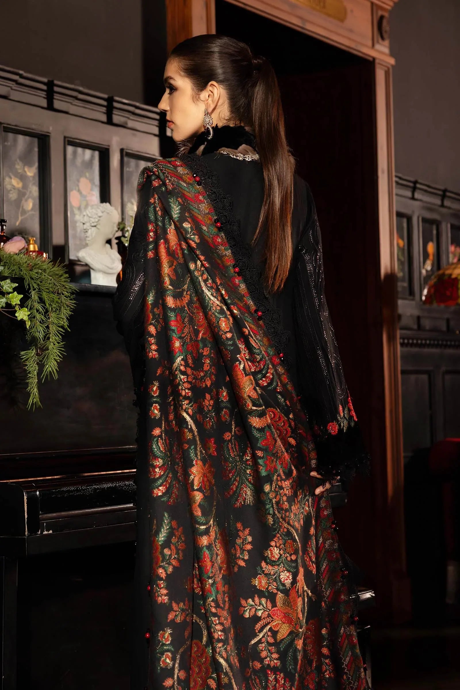 3 Piece Embroidered Linen Suit - Rang-e-Khaas