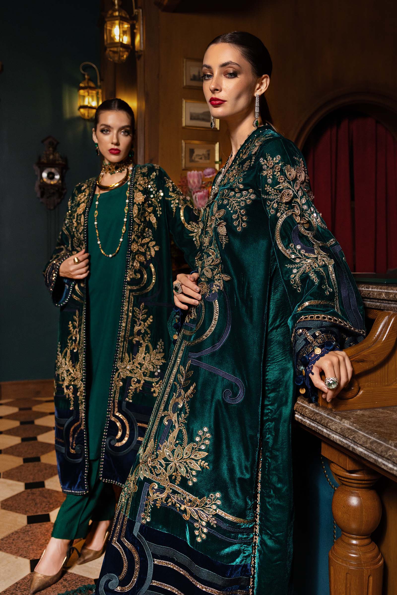 3 Piece Embroidered Velvet Suit - Rang-e-Khaas