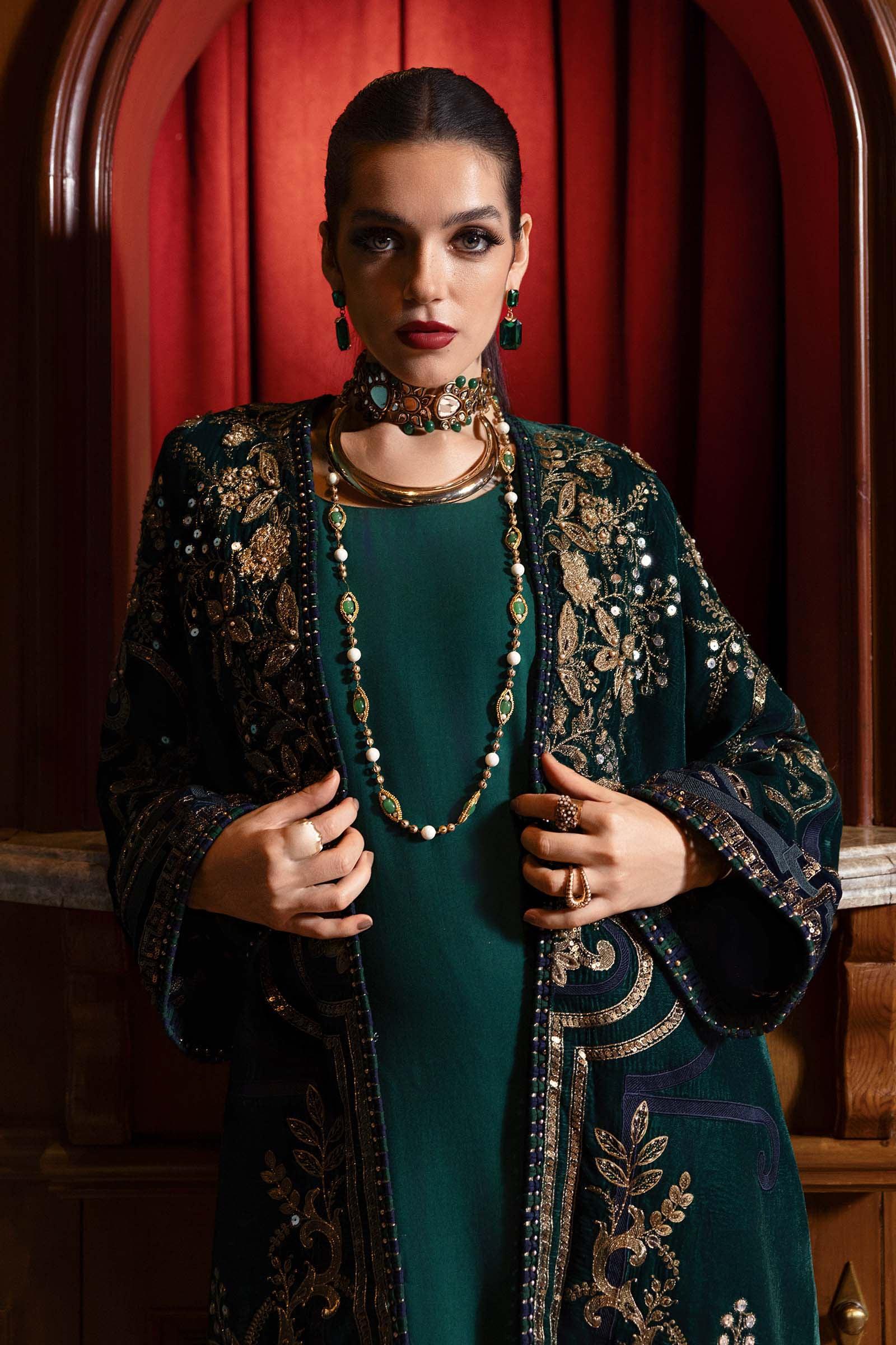 3 Piece Embroidered Velvet Suit - Rang-e-Khaas