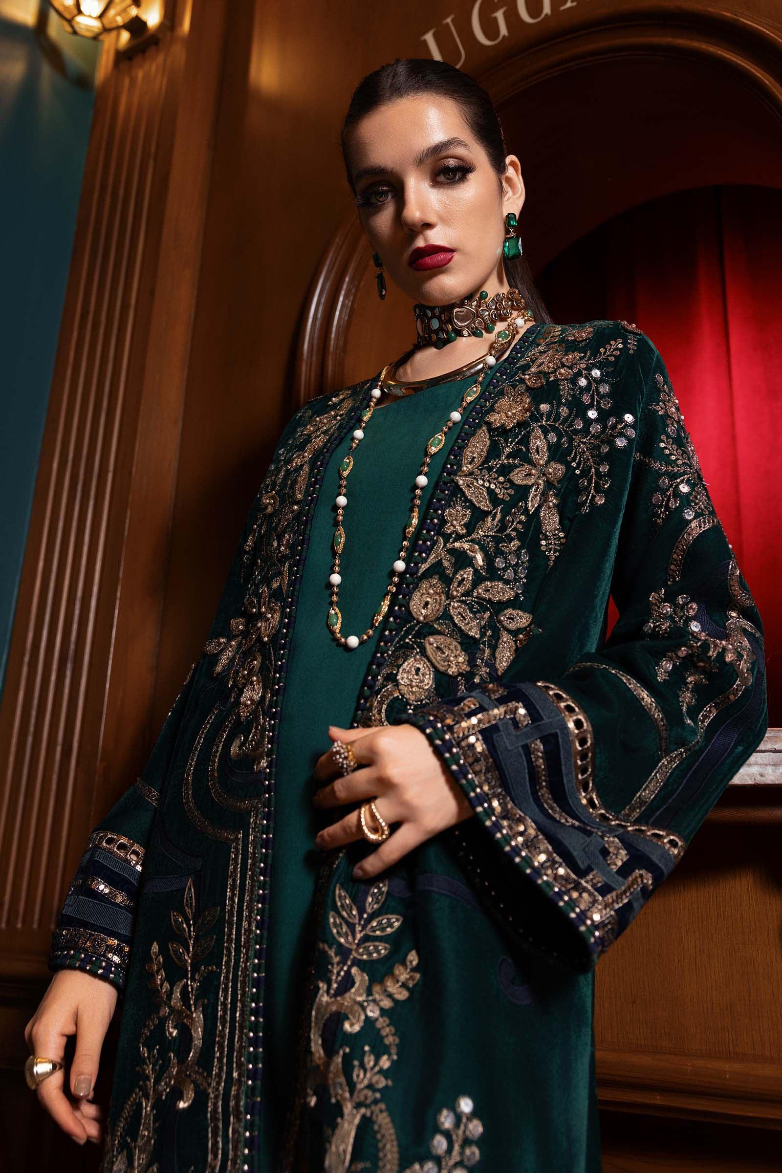 3 Piece Embroidered Velvet Suit - Rang-e-Khaas