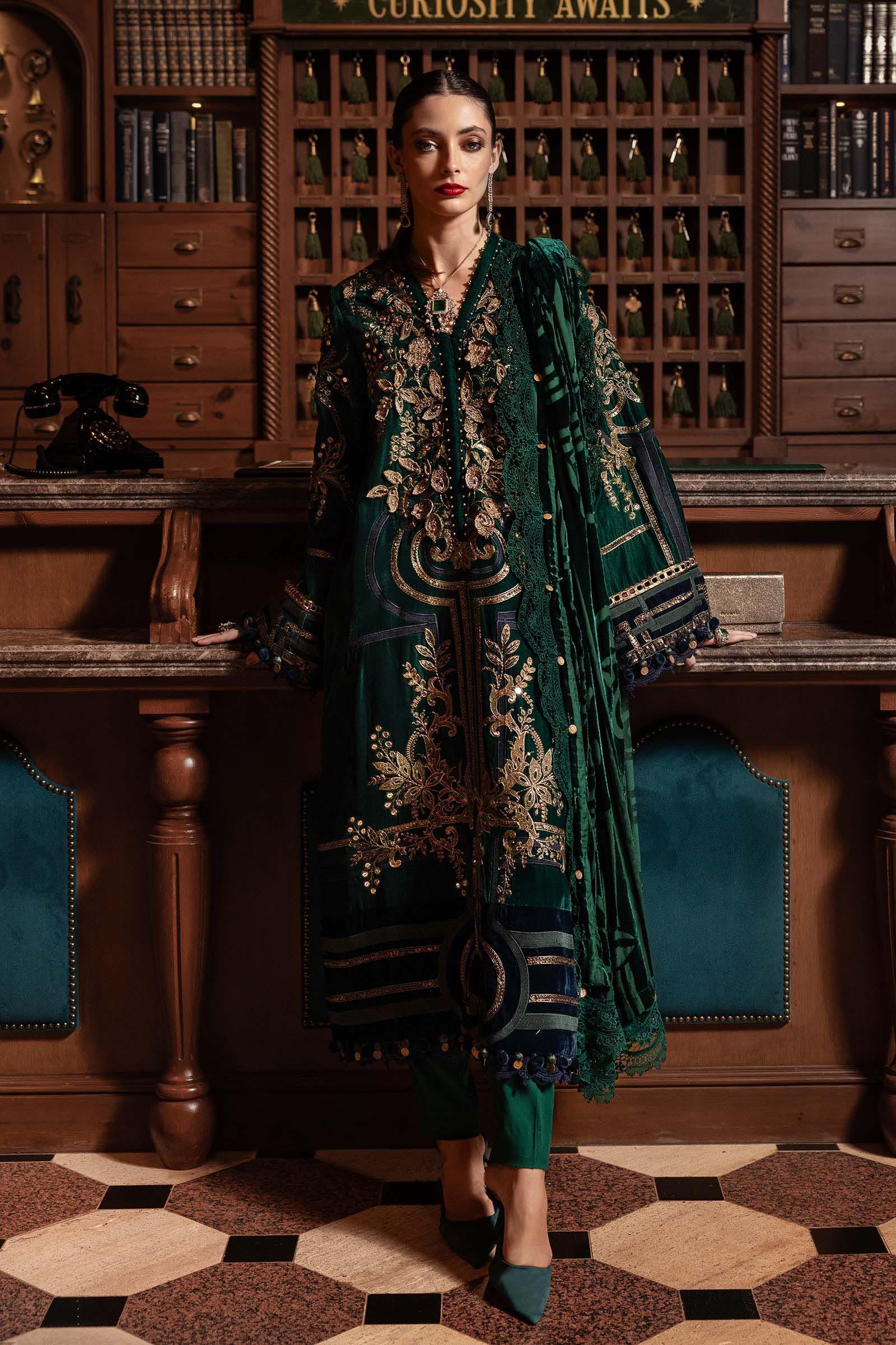 3 Piece Embroidered Velvet Suit - Rang-e-Khaas