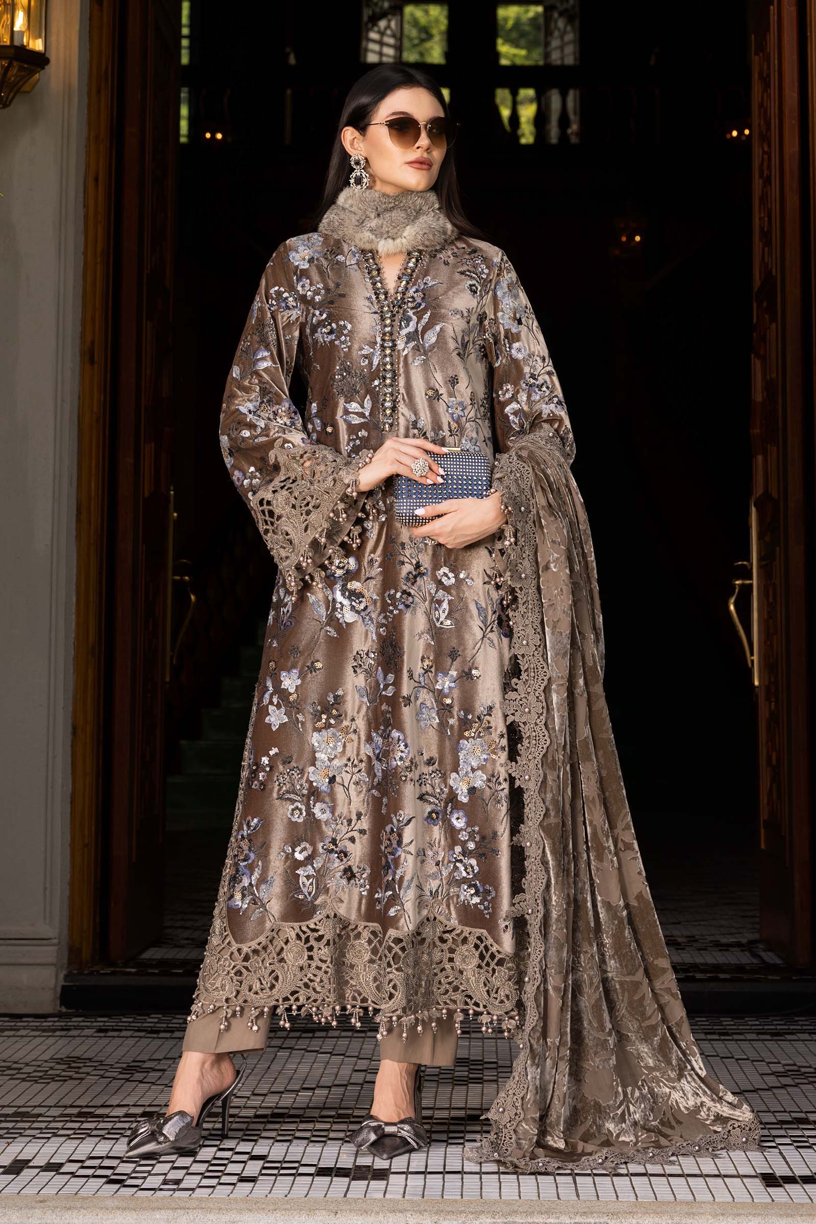 3 Piece Embroidered Velvet Suit - Rang-e-Khaas