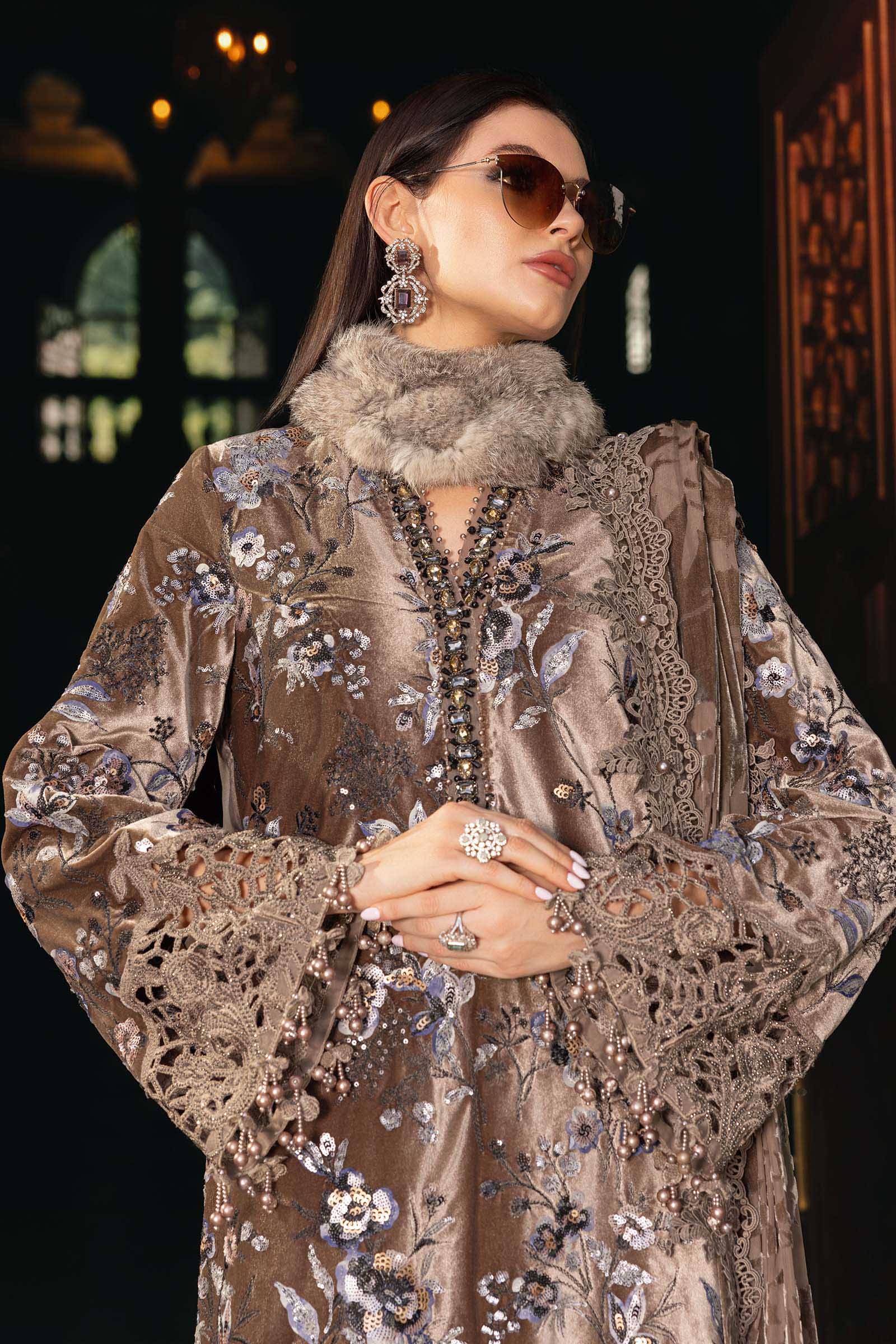 3 Piece Embroidered Velvet Suit - Rang-e-Khaas