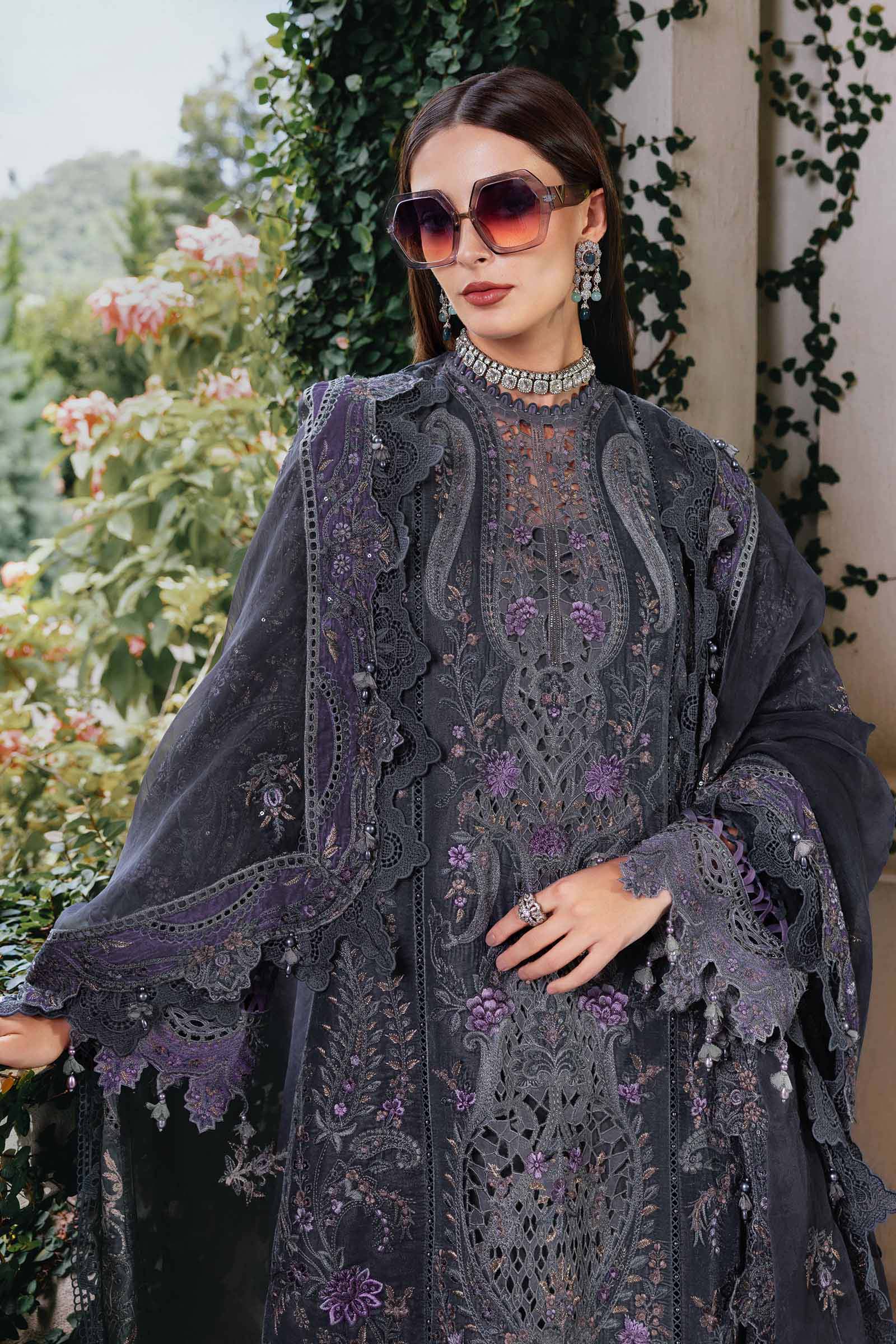 3 Piece Embroidered Velvet Suit - Rang-e-Khaas
