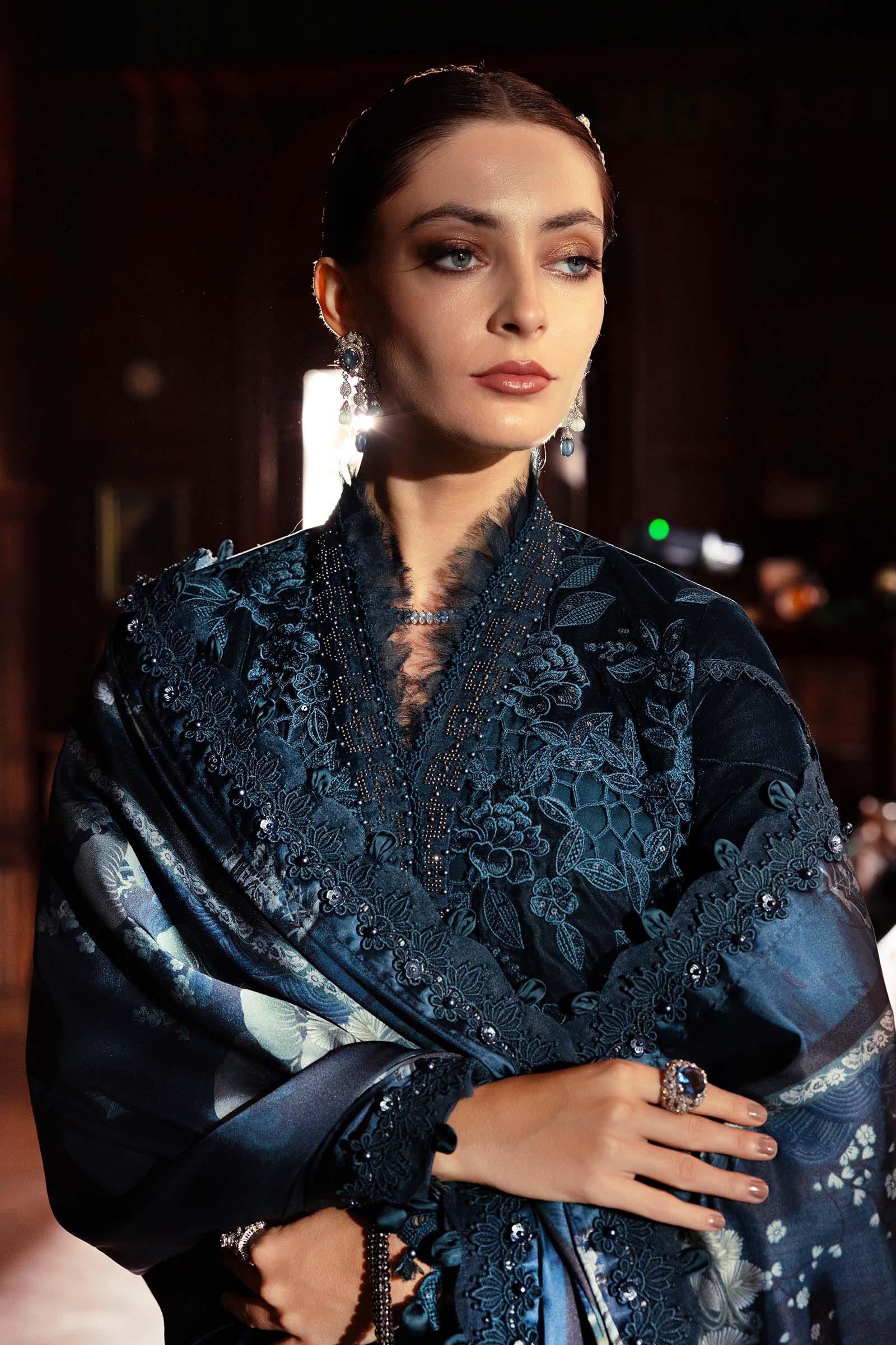 3 Piece Embroidered Velvet Suit - Rang-e-Khaas