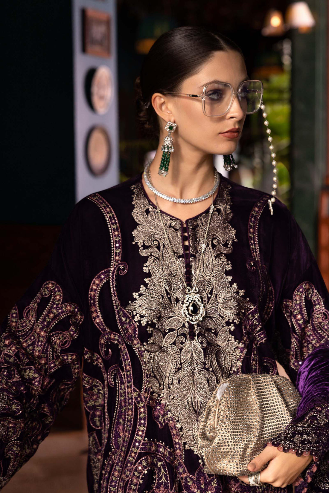 3 Piece Unstitched Embroidered Velvet Suit - Rang-e-Khaas