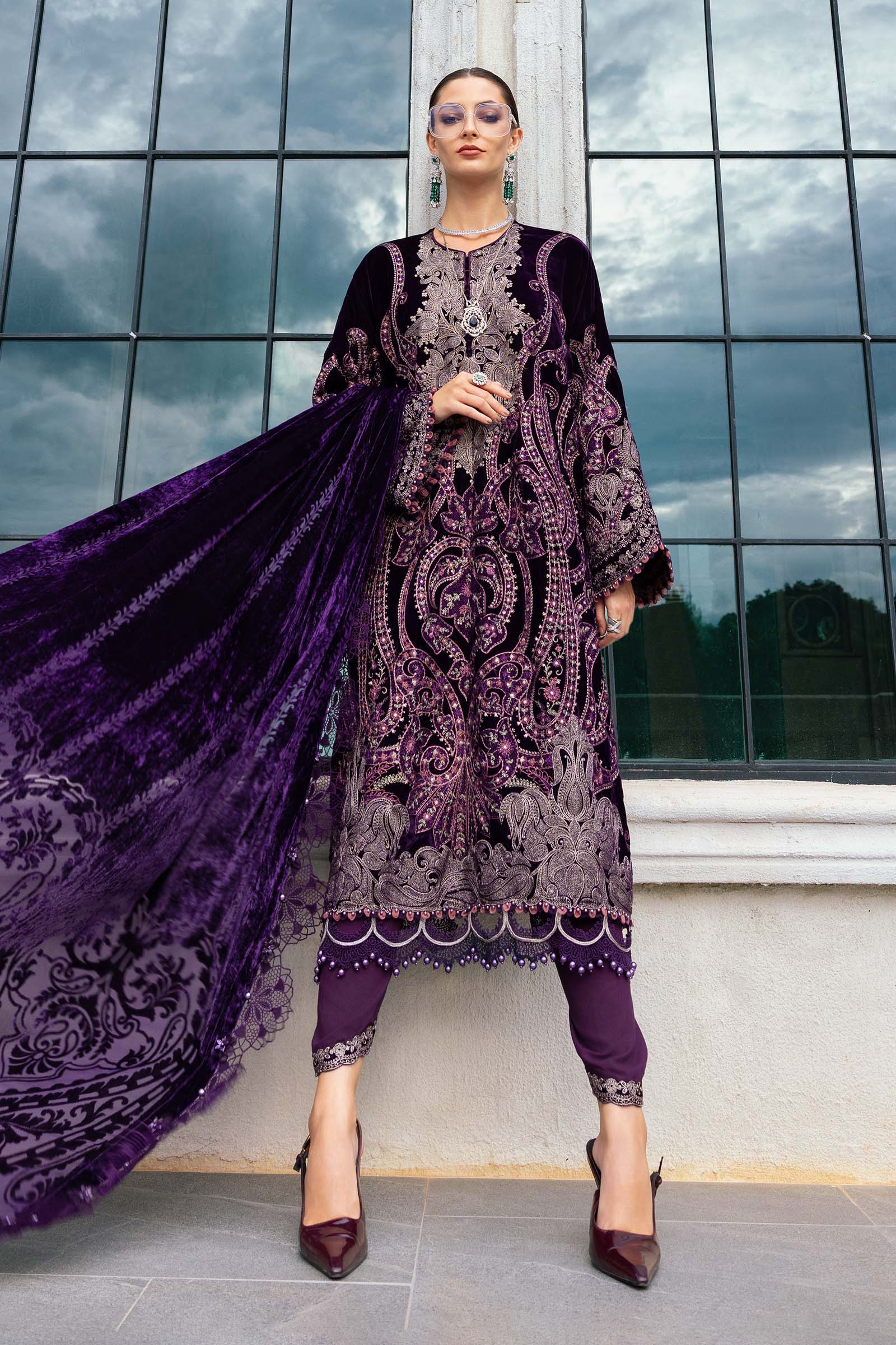 3 Piece Unstitched Embroidered Velvet Suit - Rang-e-Khaas
