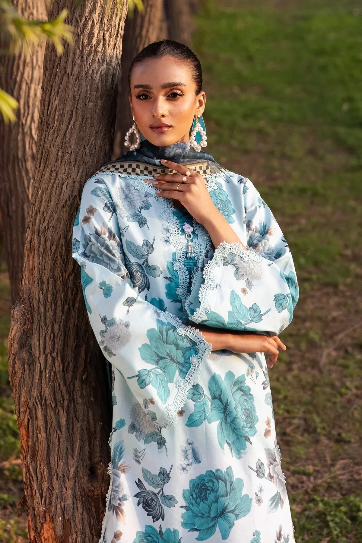 Alizeh | Sheen Lawn Prints 24 | BLUET - Rang-e-Khaas