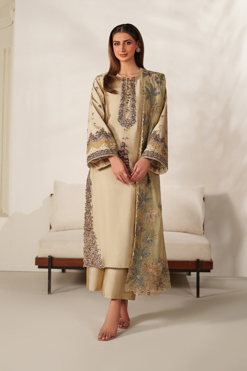 Iznik UE-617  Sheesha Silk