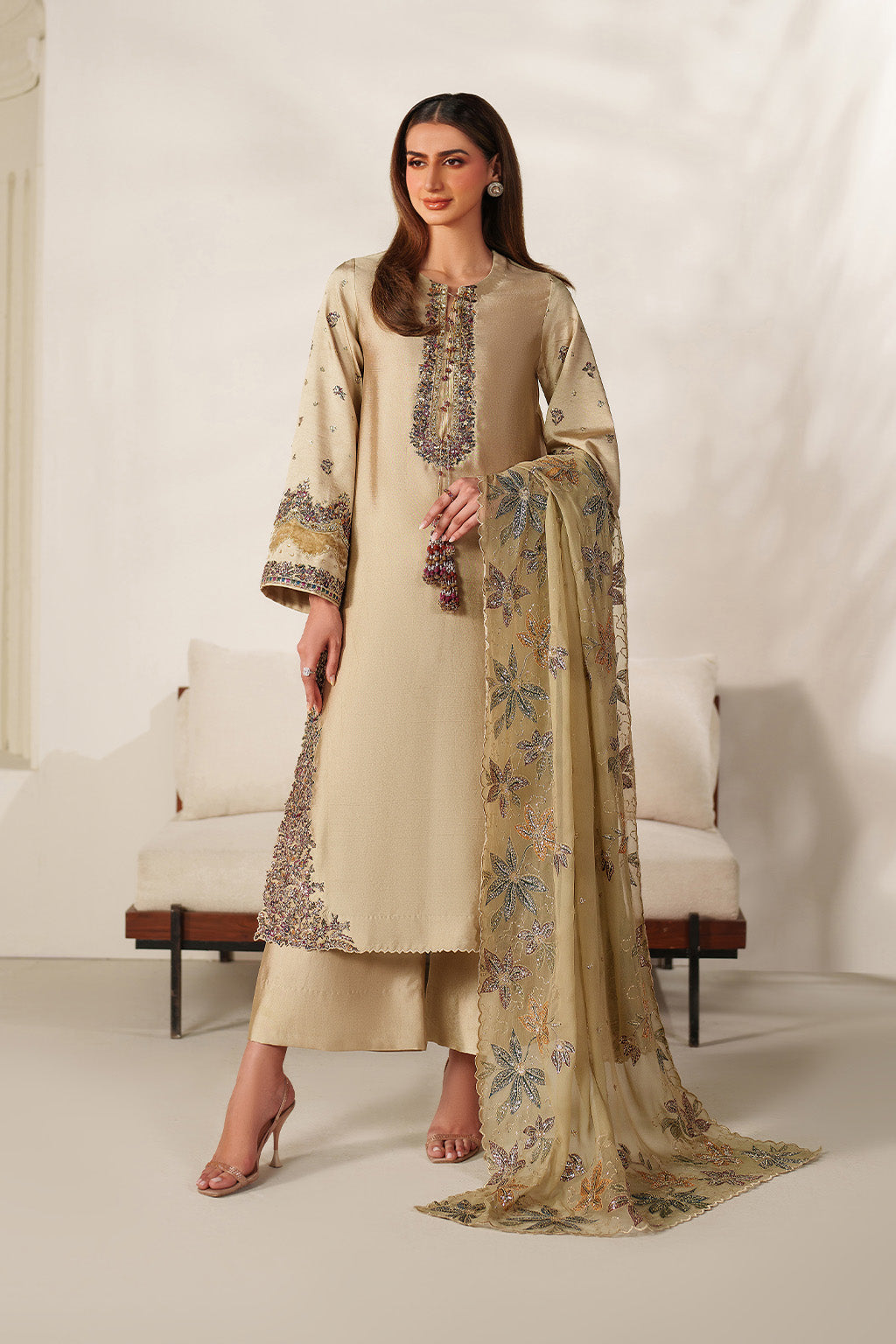 Iznik UE-617  Sheesha Silk