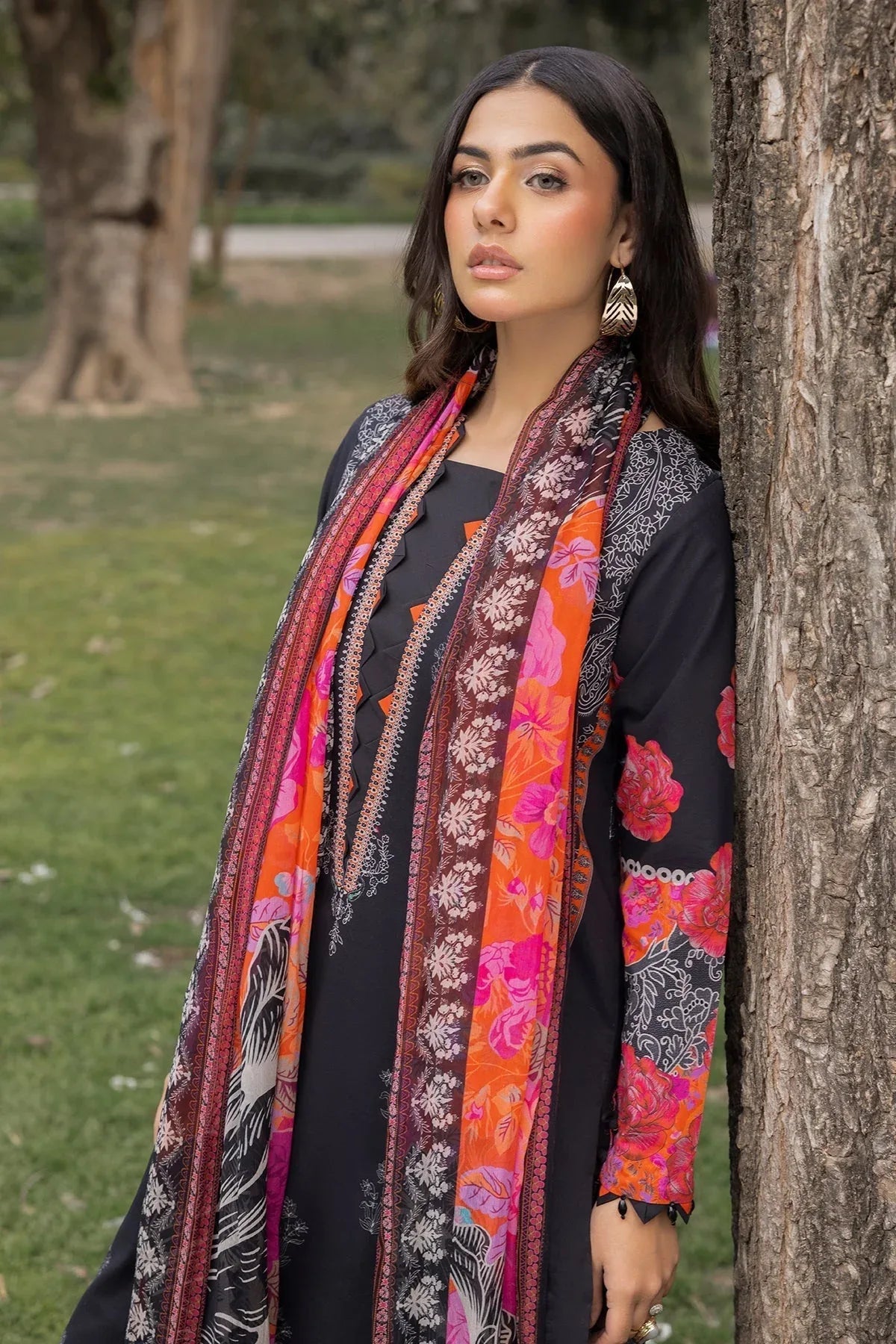 Charizma | C prints Lawn | CP5-18 - Rang-e-Khaas