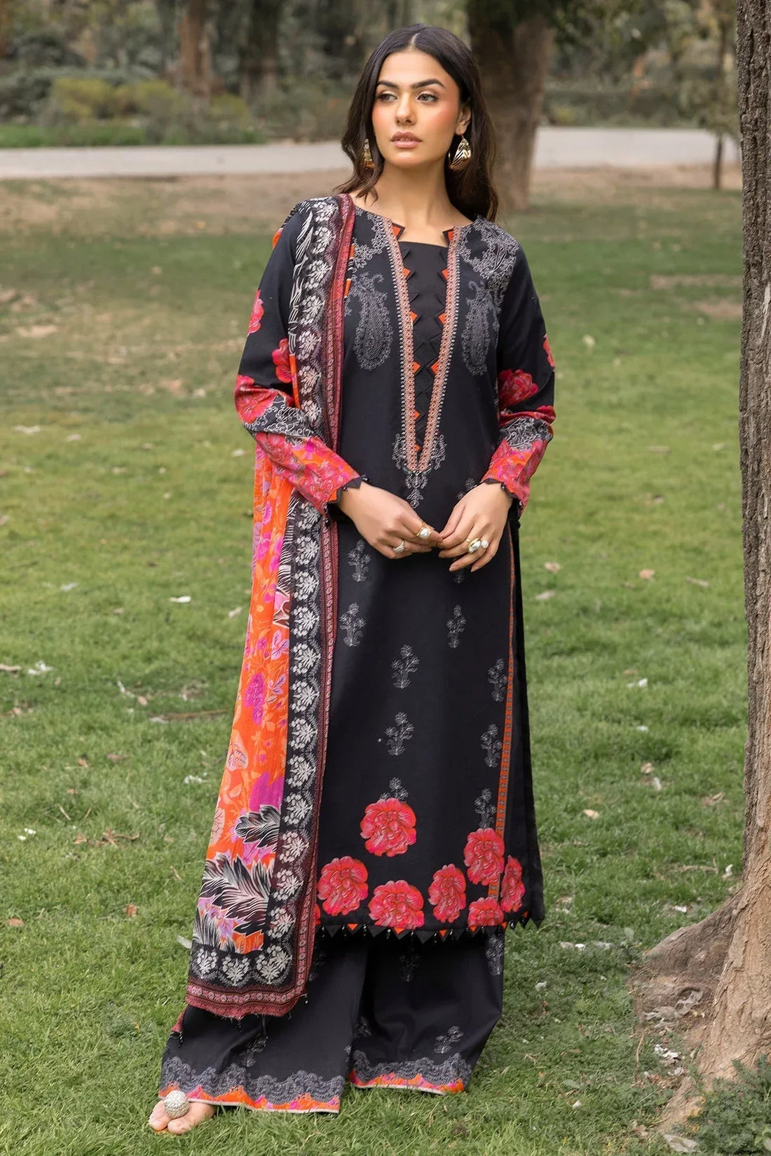 Charizma | C prints Lawn | CP5-18 - Rang-e-Khaas