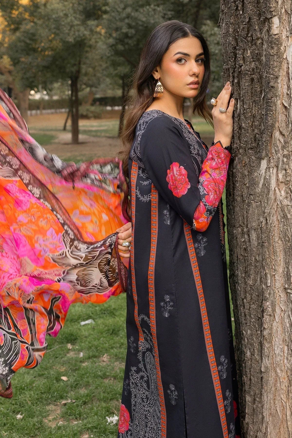 Charizma | C prints Lawn | CP5-18 - Rang-e-Khaas