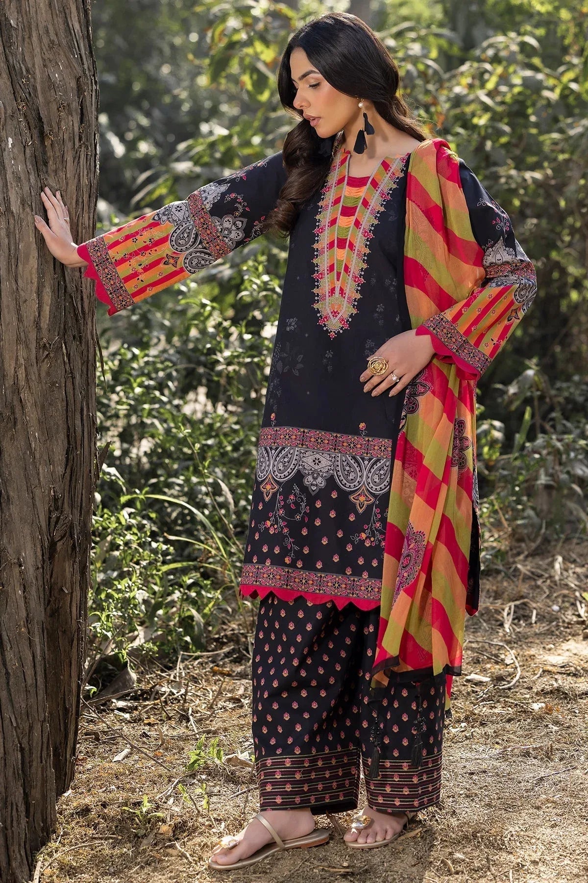 Charizma | C prints Lawn | CP5-11 - Rang-e-Khaas