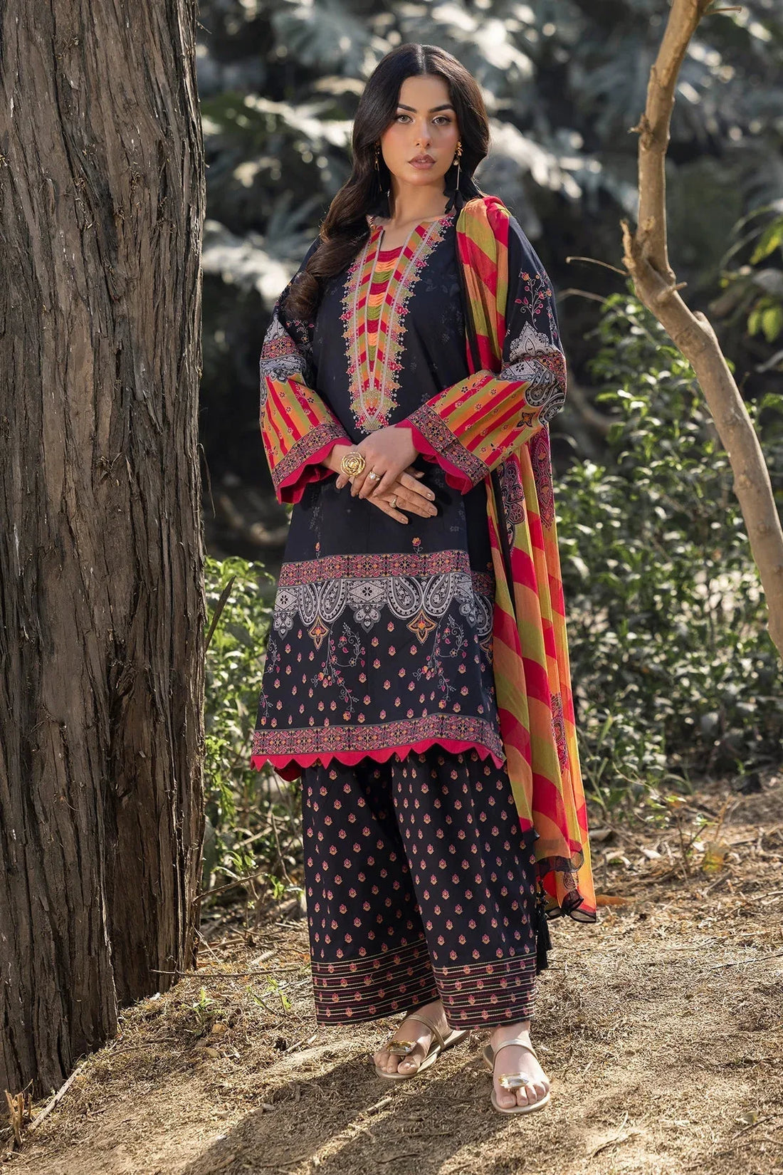 Charizma | C prints Lawn | CP5-11 - Rang-e-Khaas
