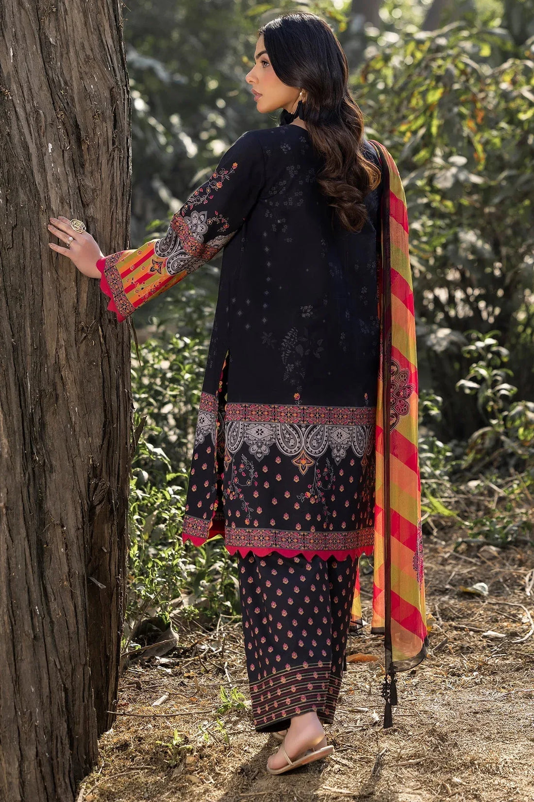 Charizma | C prints Lawn | CP5-11 - Rang-e-Khaas