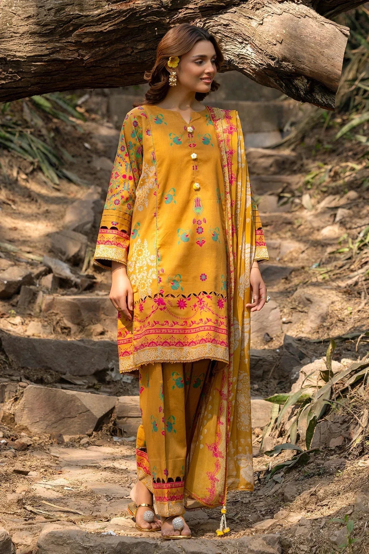 Charizma | C prints Lawn | CP5-13 - Rang-e-Khaas