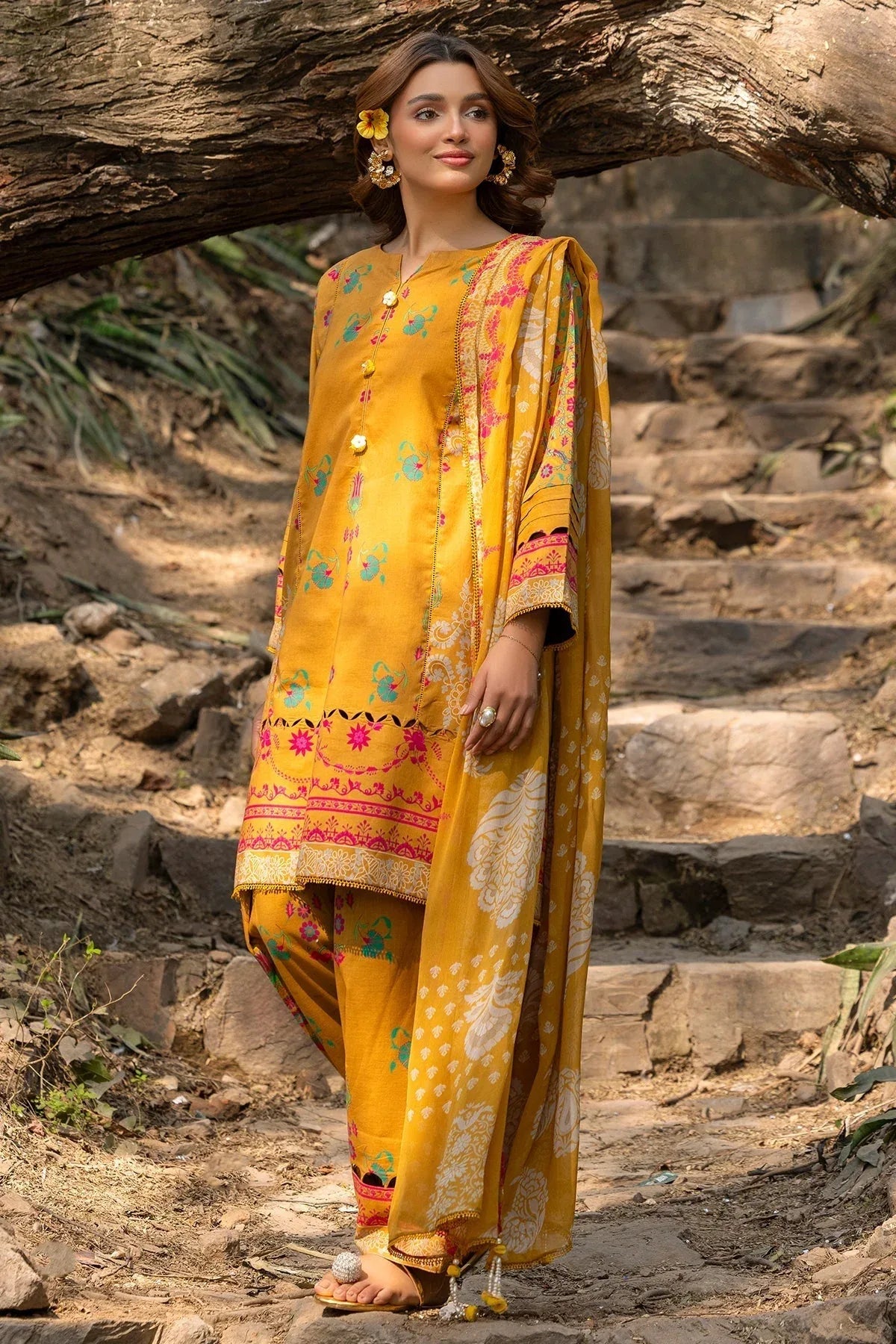 Charizma | C prints Lawn | CP5-13 - Rang-e-Khaas