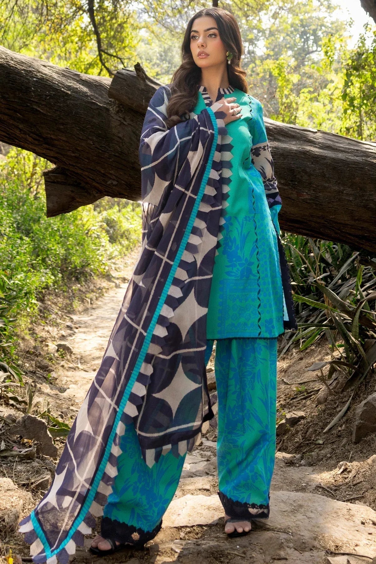 Charizma | C prints Lawn | CP5-17 - Rang-e-Khaas
