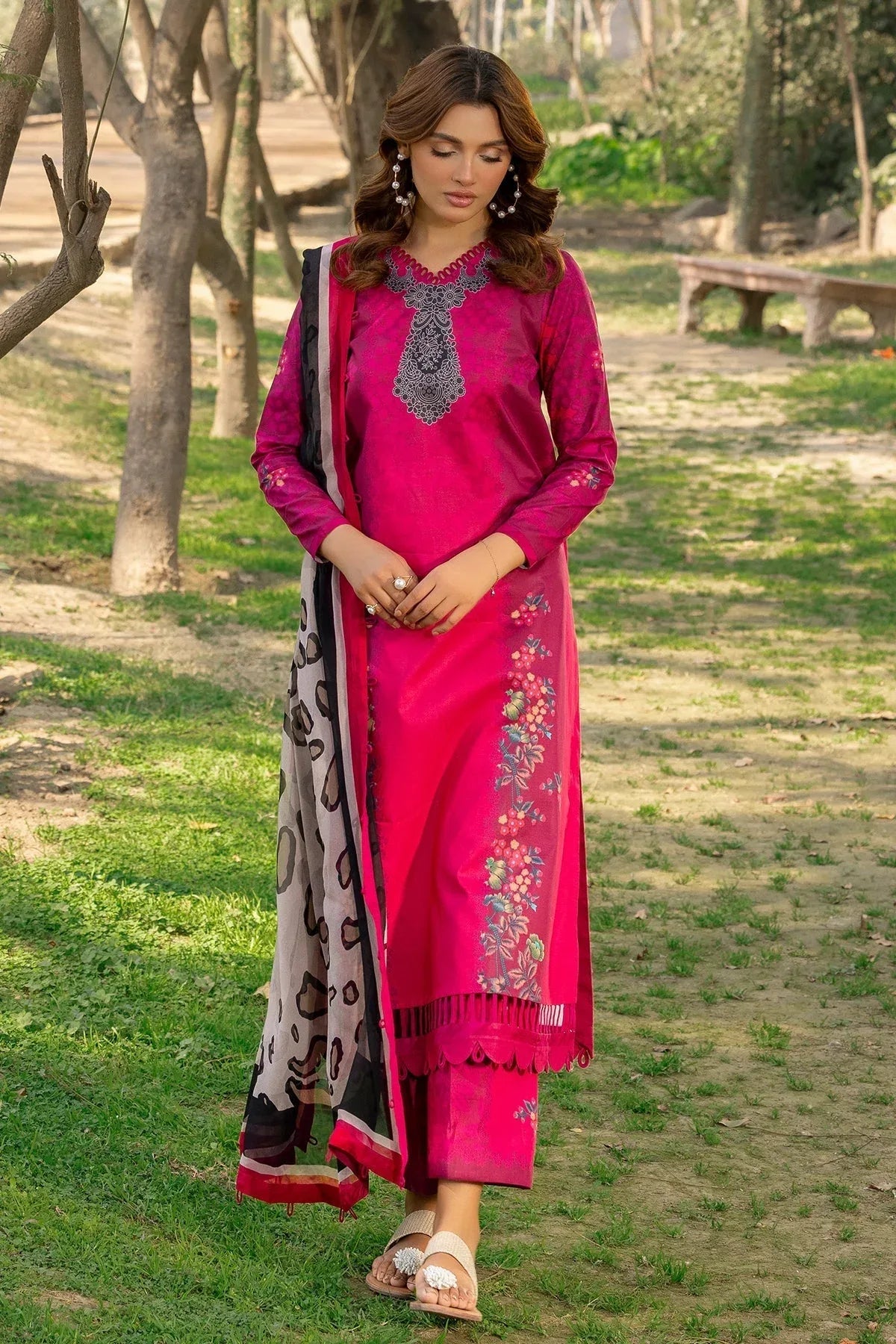 Charizma | C prints Lawn | CP5-12 - Rang-e-Khaas