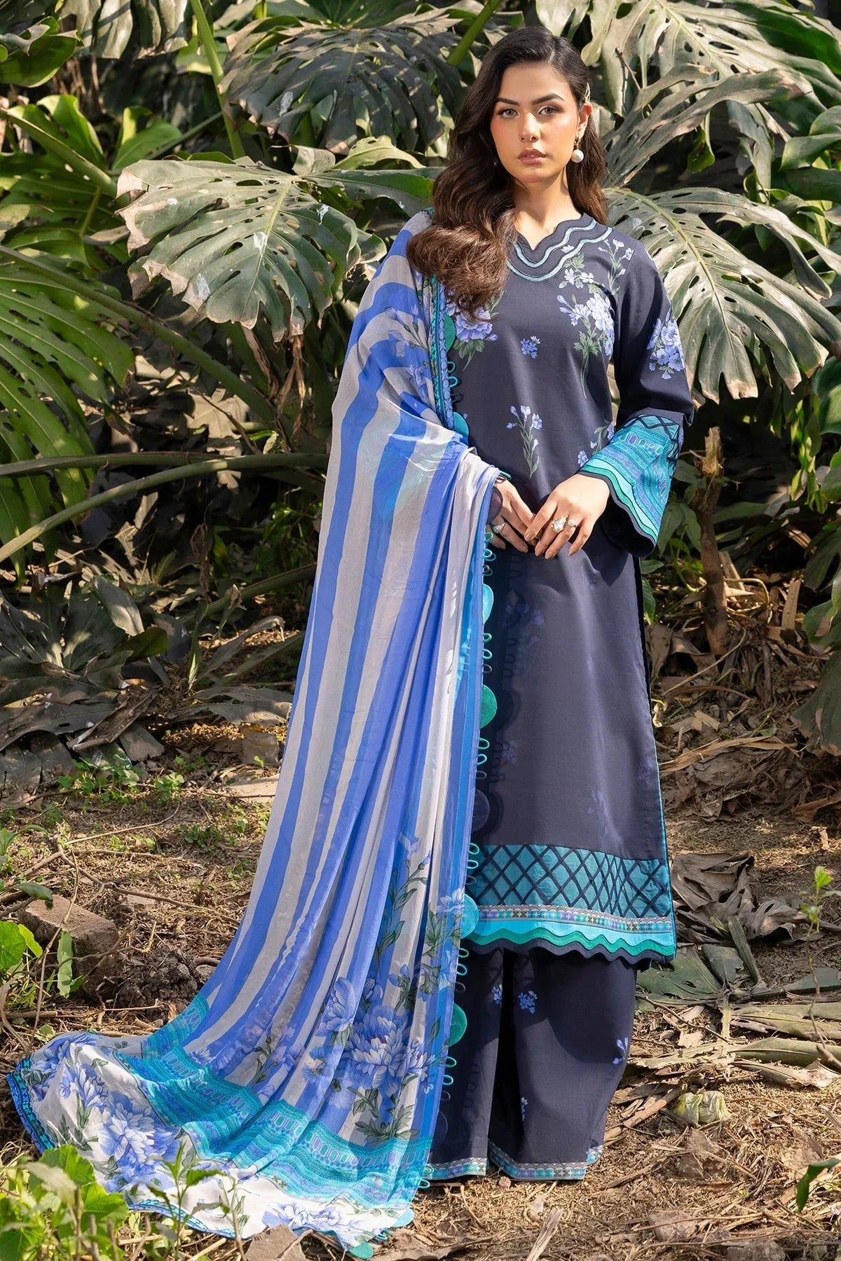 Charizma | C prints Lawn | CP5-19 - Rang-e-Khaas