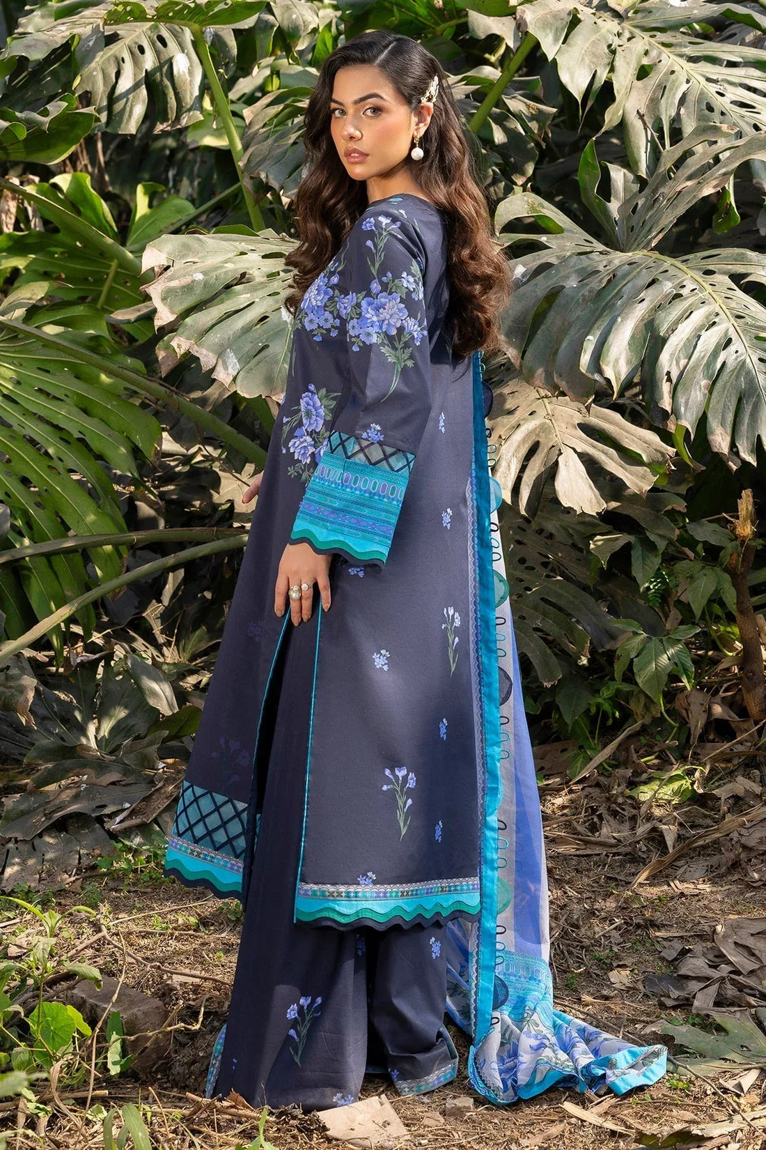 Charizma | C prints Lawn | CP5-19 - Rang-e-Khaas