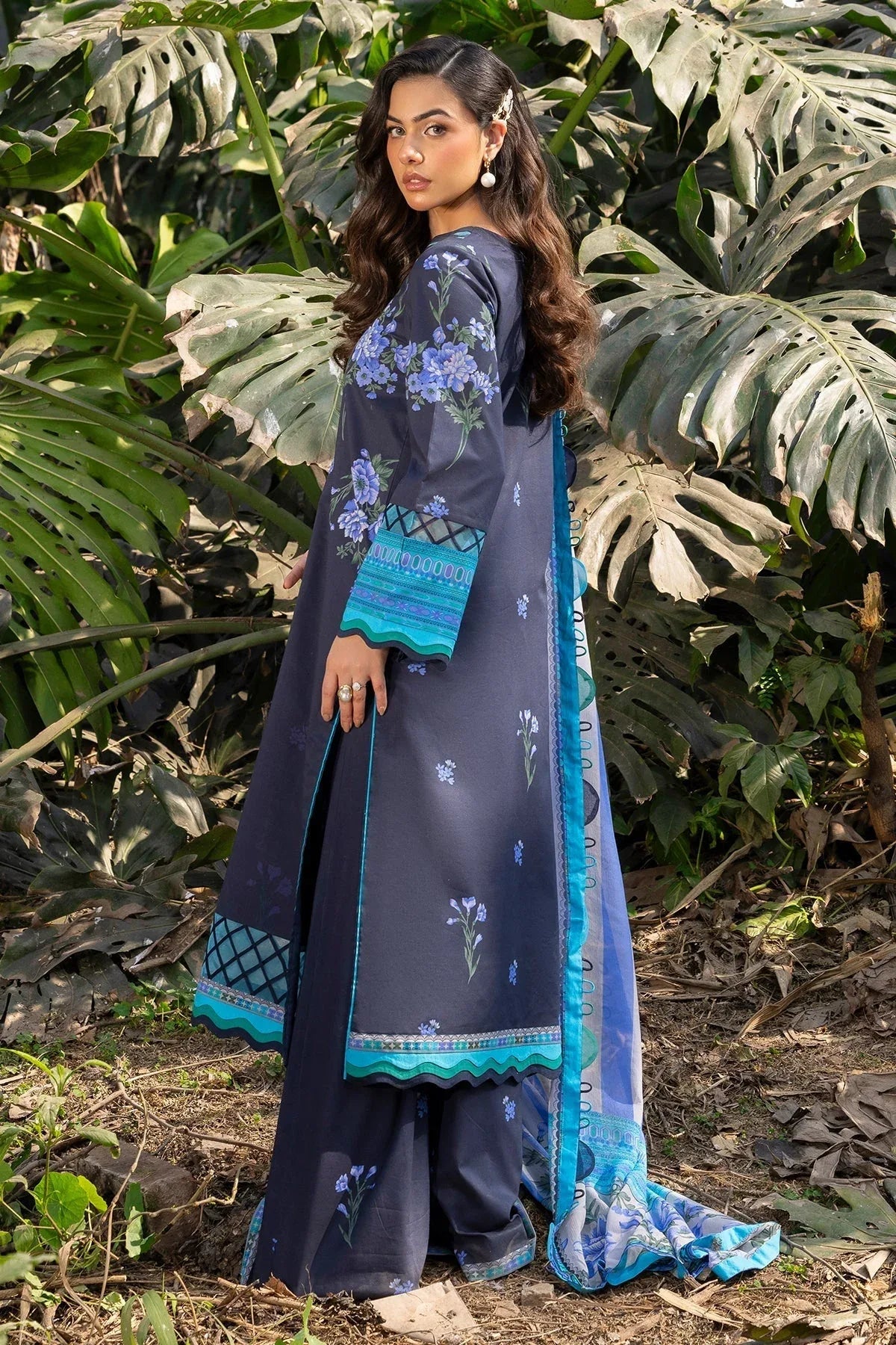 Charizma | C prints Lawn | CP5-19 - Rang-e-Khaas
