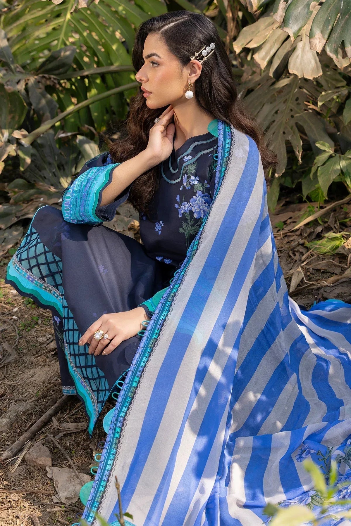 Charizma | C prints Lawn | CP5-19 - Rang-e-Khaas