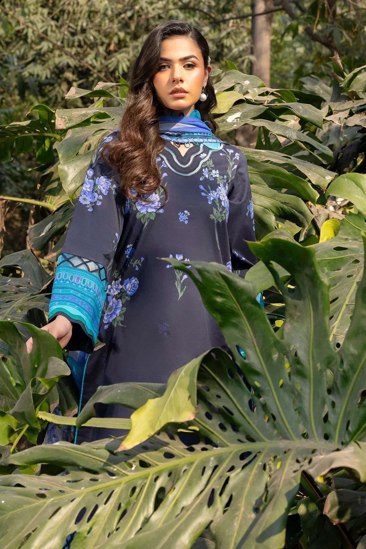 Charizma | C prints Lawn | CP5-19 - Rang-e-Khaas