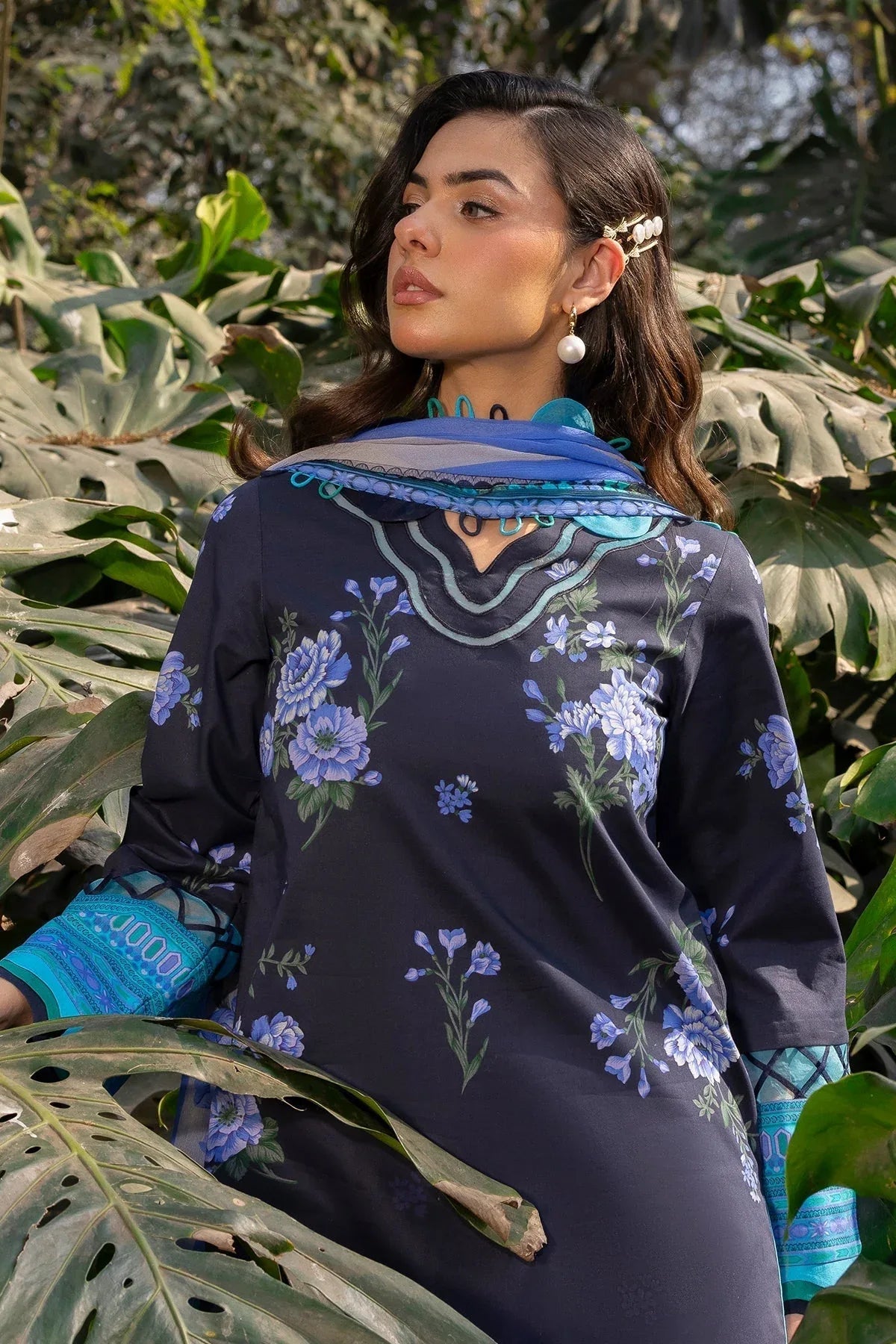 Charizma | C prints Lawn | CP5-19 - Rang-e-Khaas