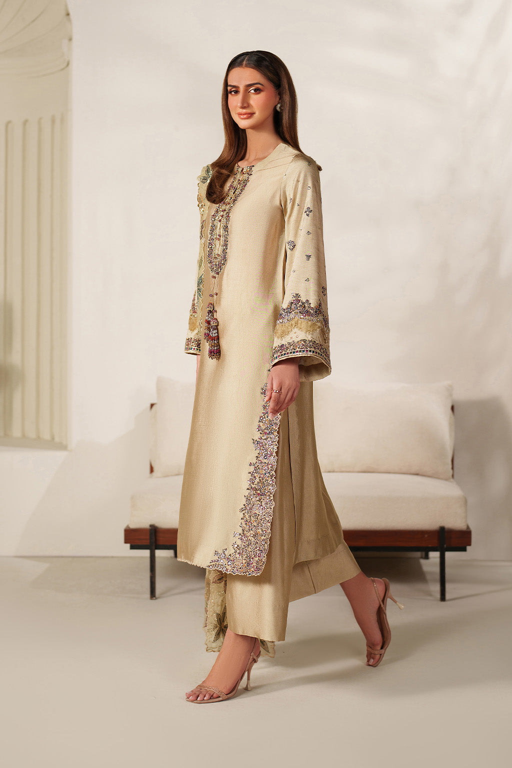 Iznik UE-617  Sheesha Silk
