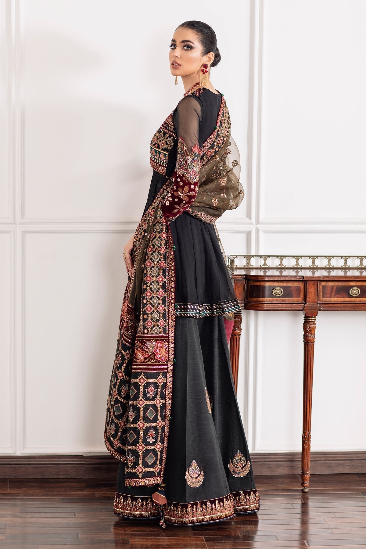 BAROQUE-EMBROIDERED CHIFFON CH09-04