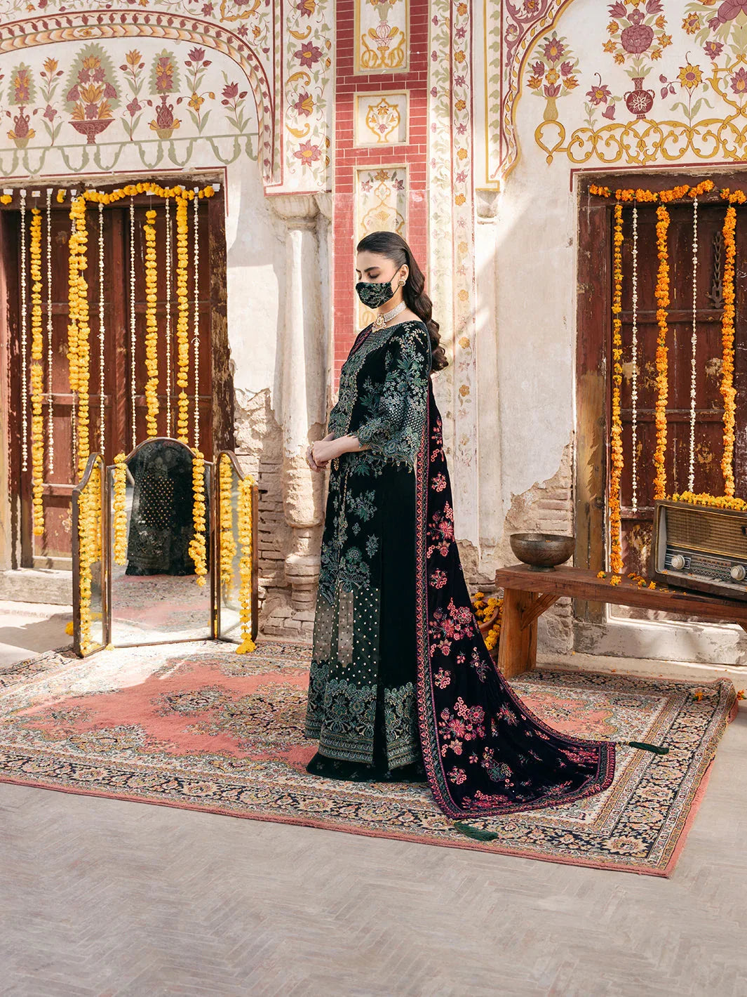 Flossie | Siara Velvet Formals | V-102 - B - Rang-e-Khaas