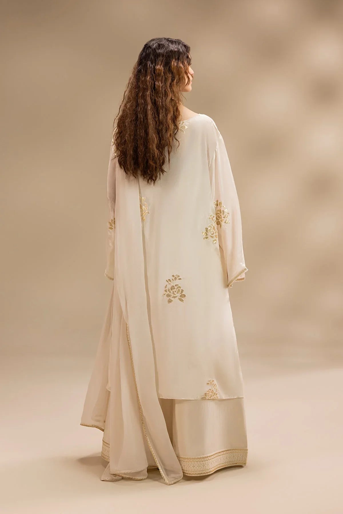 Erum Khan | Lillia Summer Edit | Moon Pearl - Rang-e-Khaas