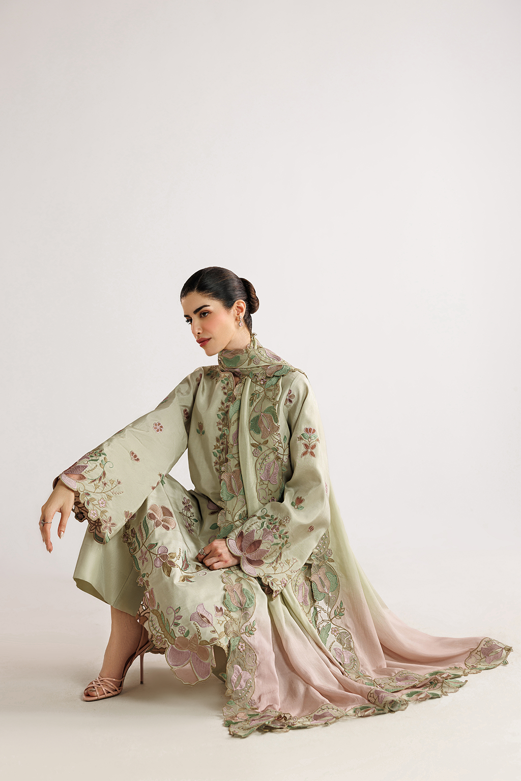 Iznik UE-649 Ramen Silk
