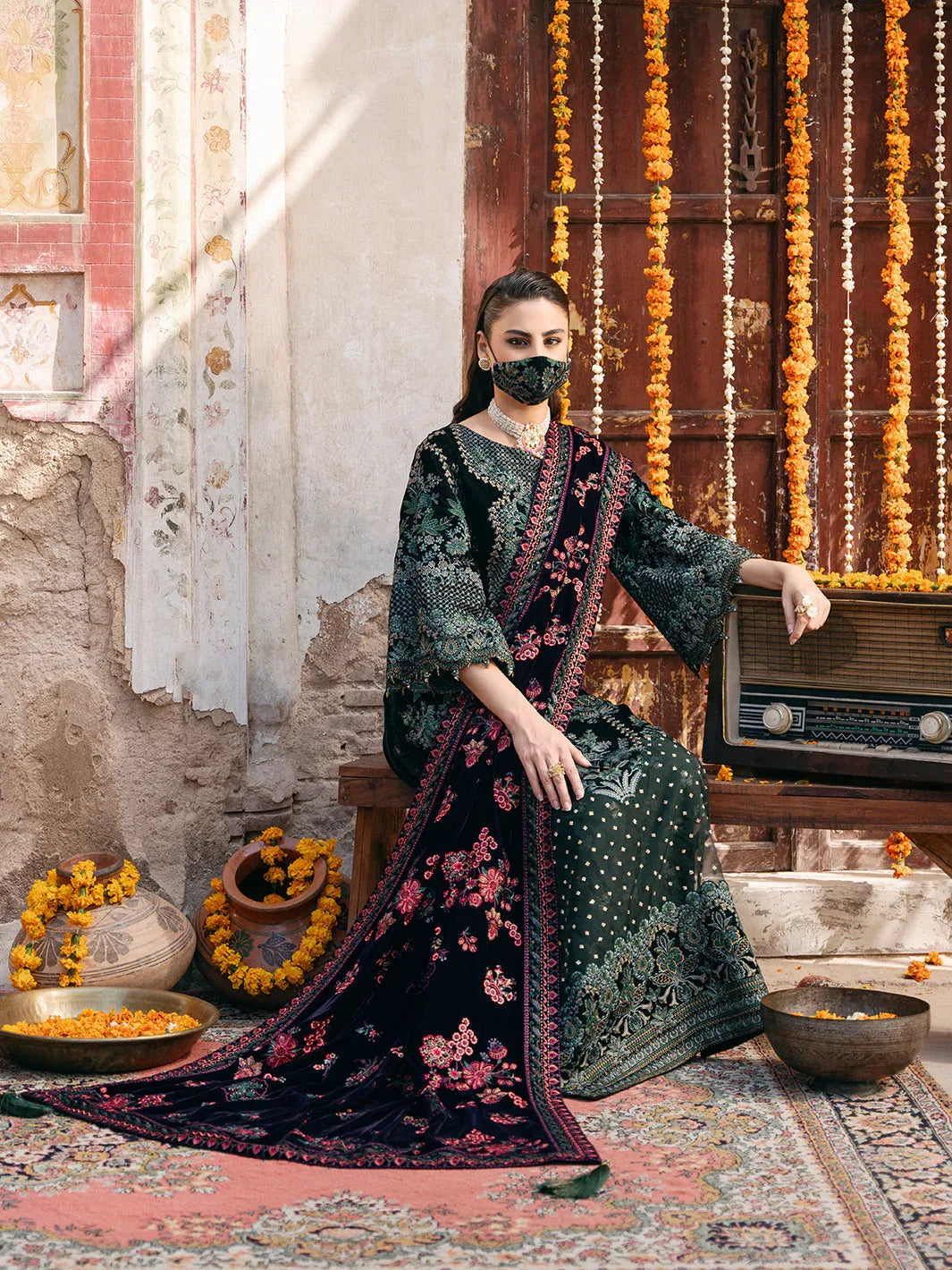 Flossie | Siara Velvet Formals | V-102 - B - Rang-e-Khaas